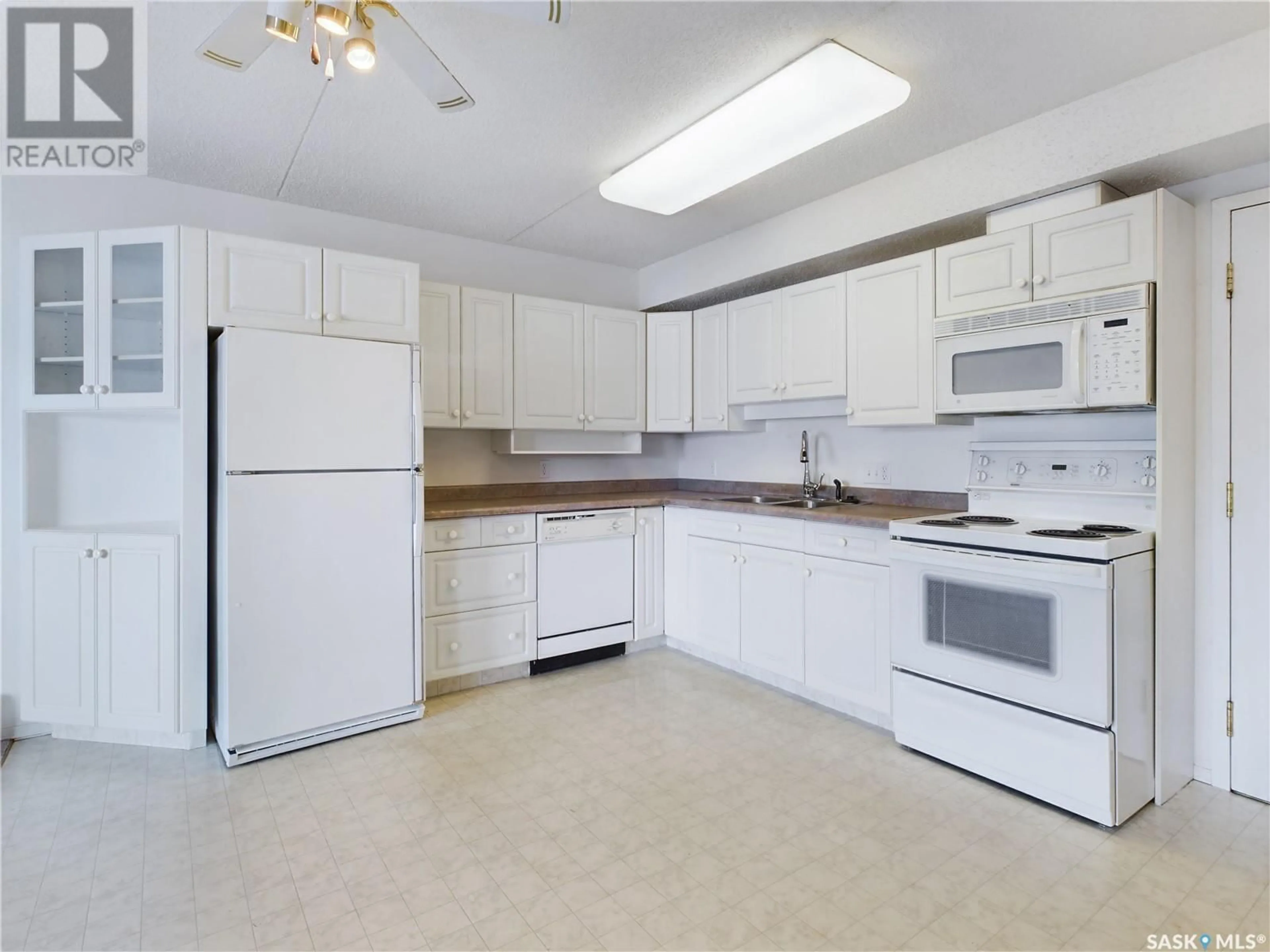 Standard kitchen, unknown for 201 2501 1st AVENUE W, Prince Albert Saskatchewan S6V5A3