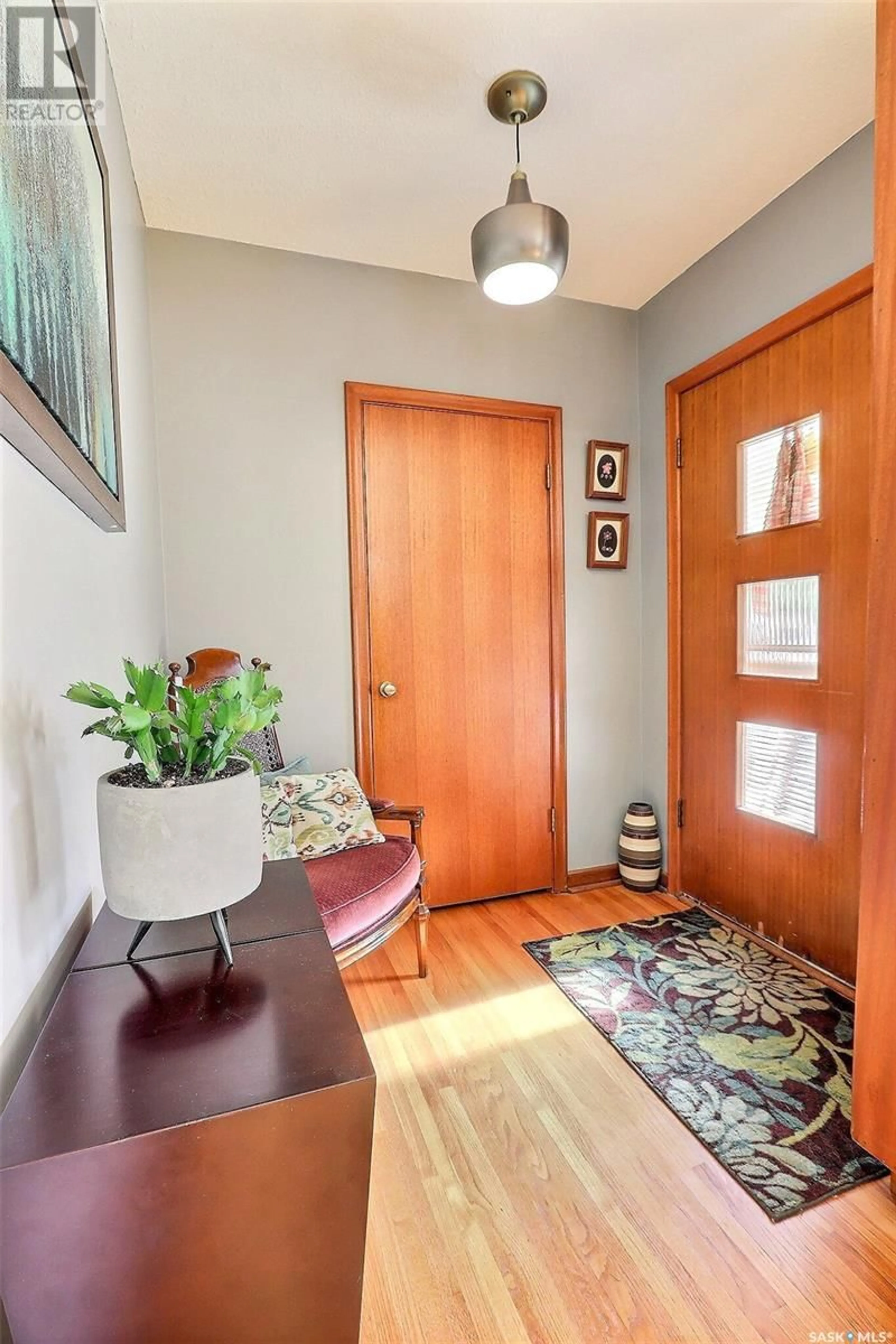 Indoor entryway for 380 19TH STREET, Prince Albert Saskatchewan S6V4C7