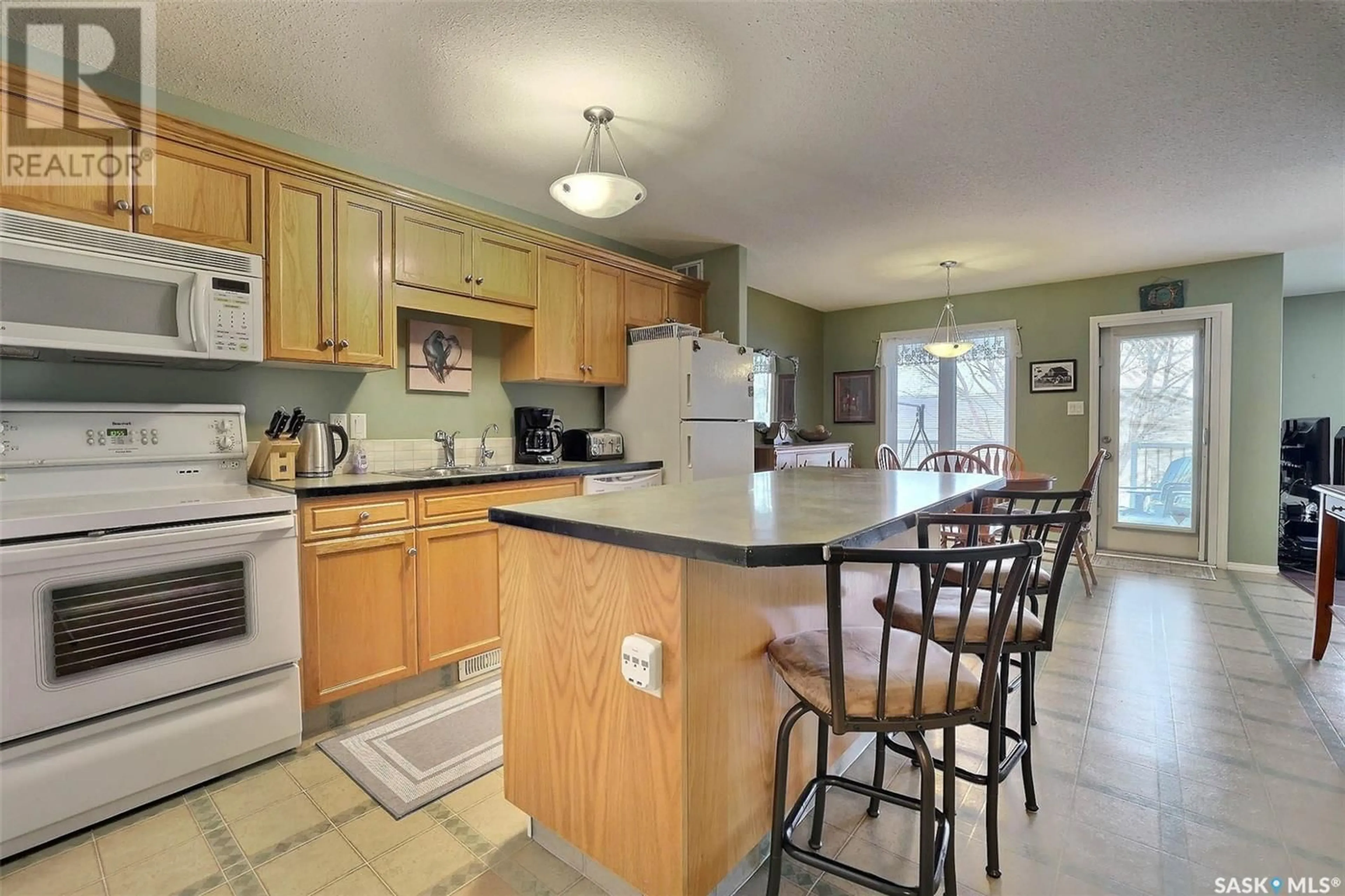 Standard kitchen, ceramic/tile floor for 2255 Wallace STREET, Regina Saskatchewan S4N4A8