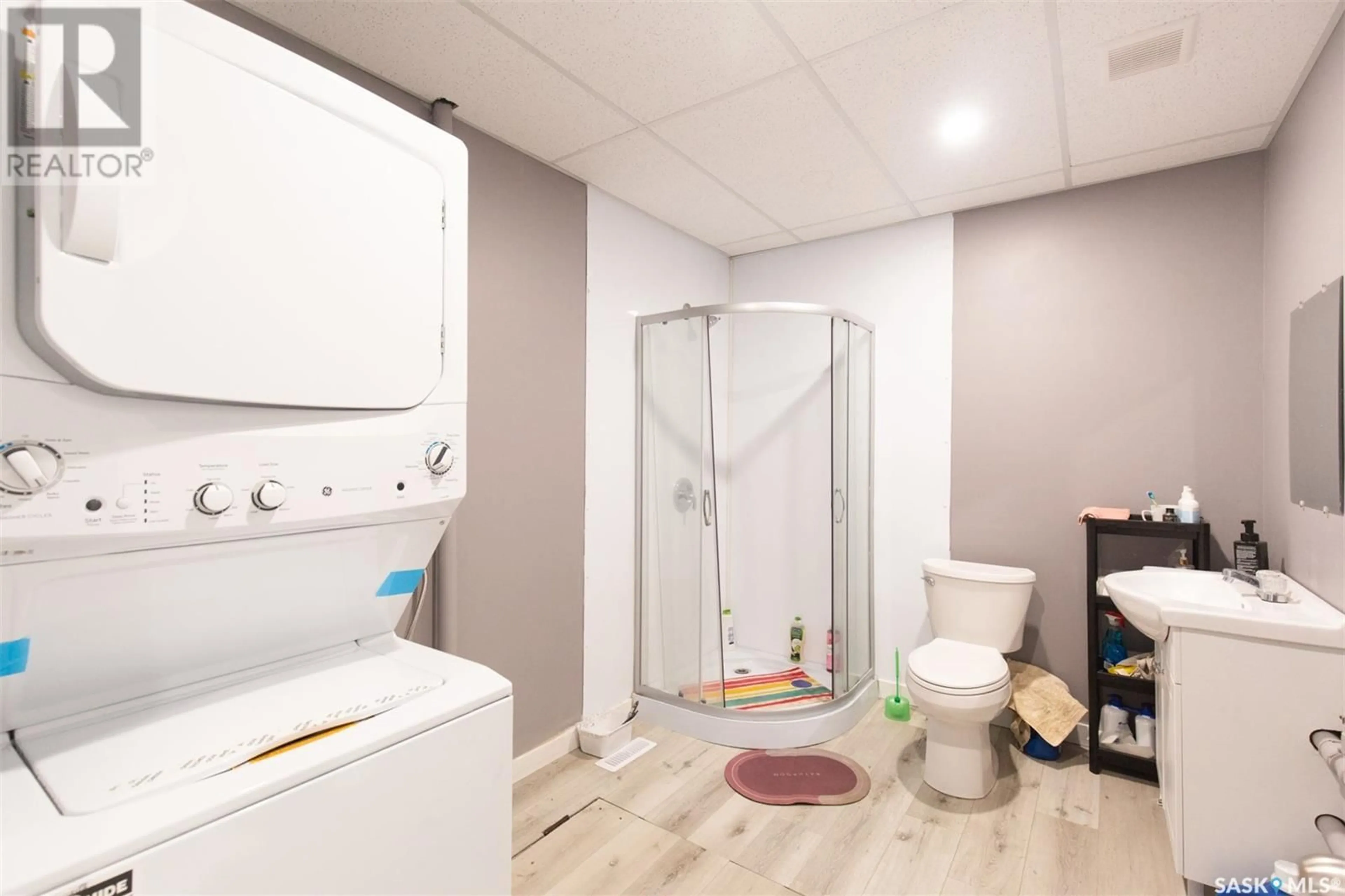 Standard bathroom, unknown for 306 Fairford STREET W, Moose Jaw Saskatchewan S6H1V9