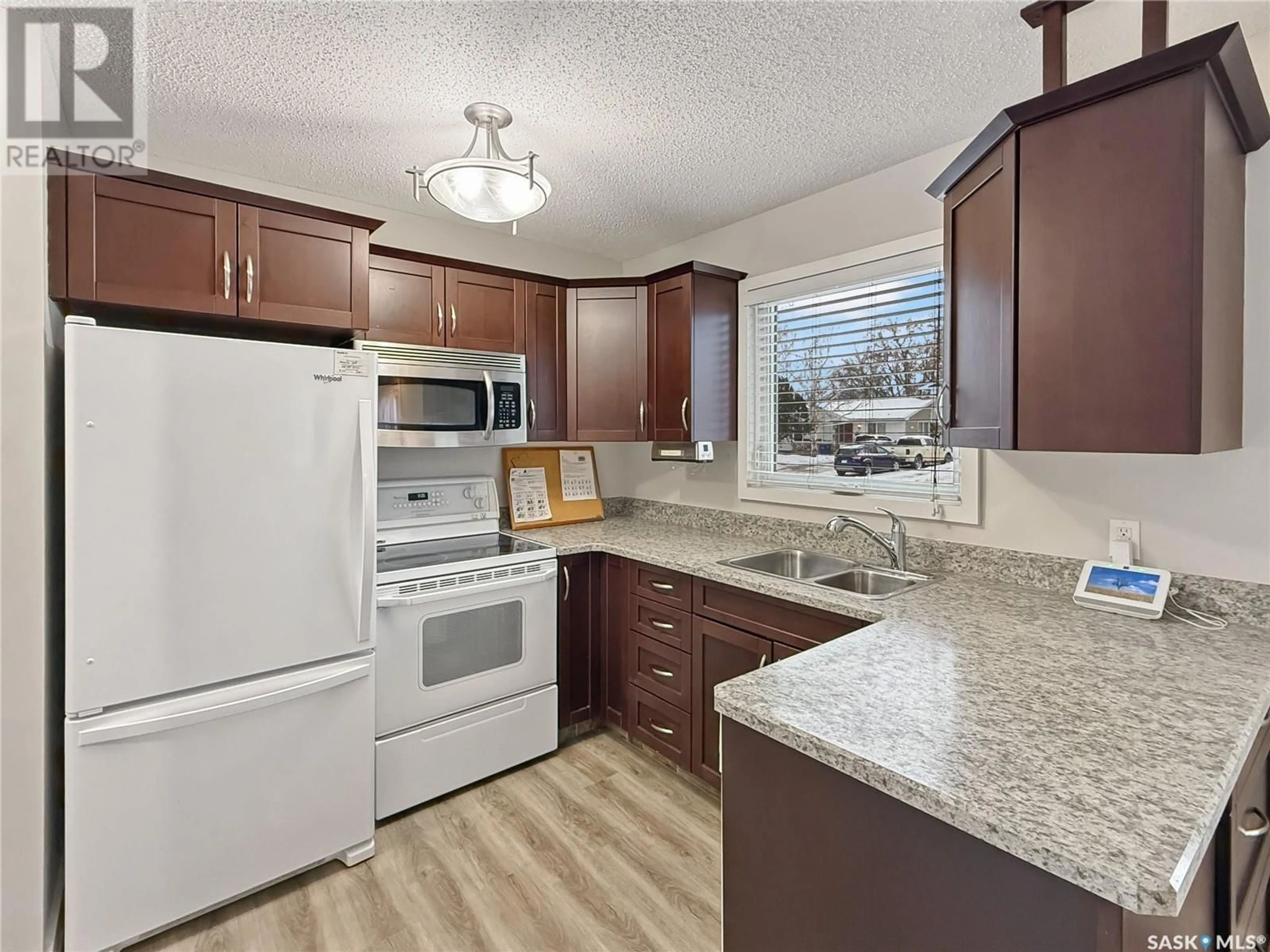 Standard kitchen, unknown for 252 29th STREET, Battleford Saskatchewan S0M0E0