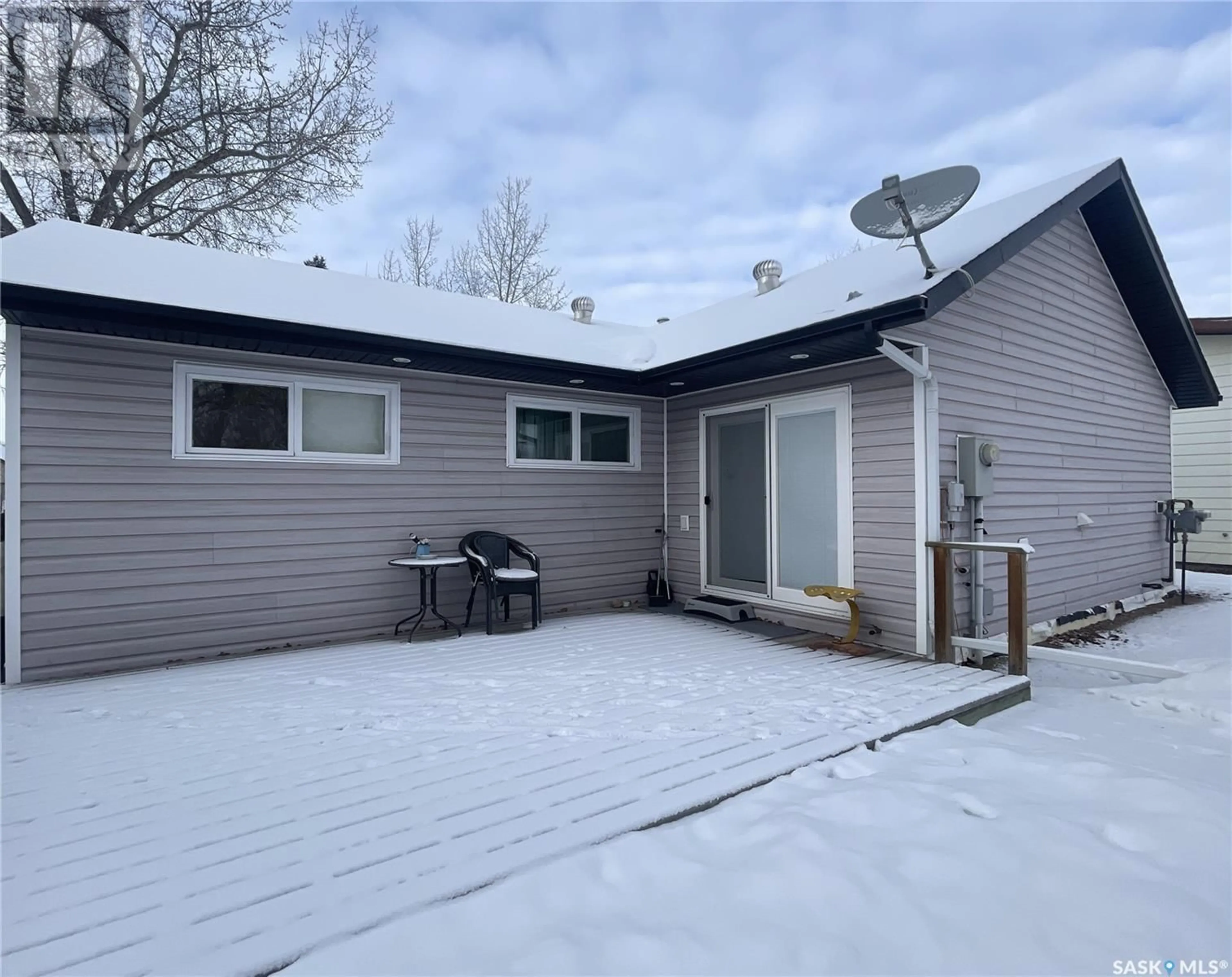 A pic from outside/outdoor area/front of a property/back of a property/a pic from drone, street for 312 CYPRESS STREET, Maple Creek Saskatchewan S0N1N0