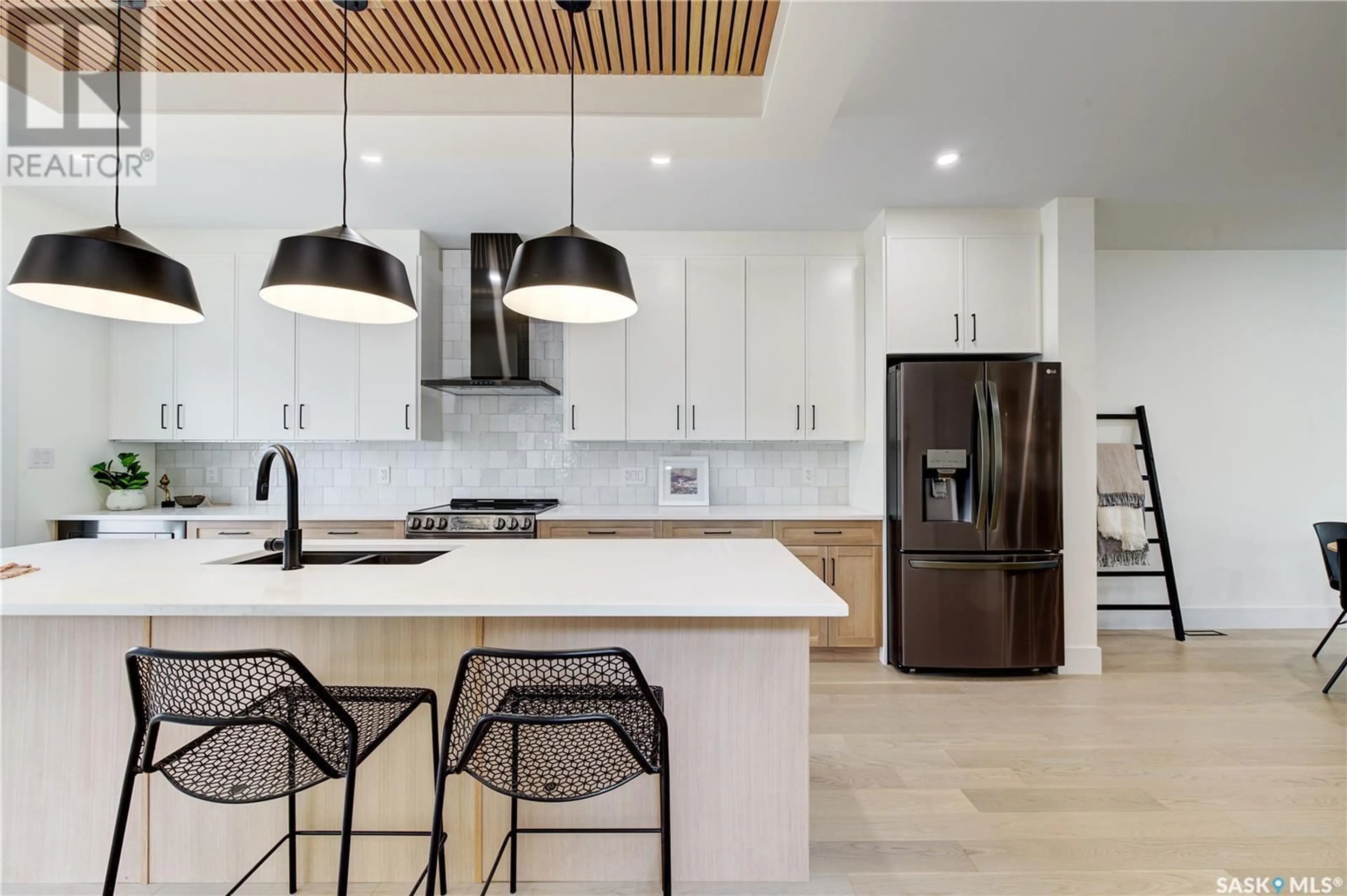 Contemporary kitchen, ceramic/tile floor for 1511 Spadina E, Saskatoon Saskatchewan S7K3J3