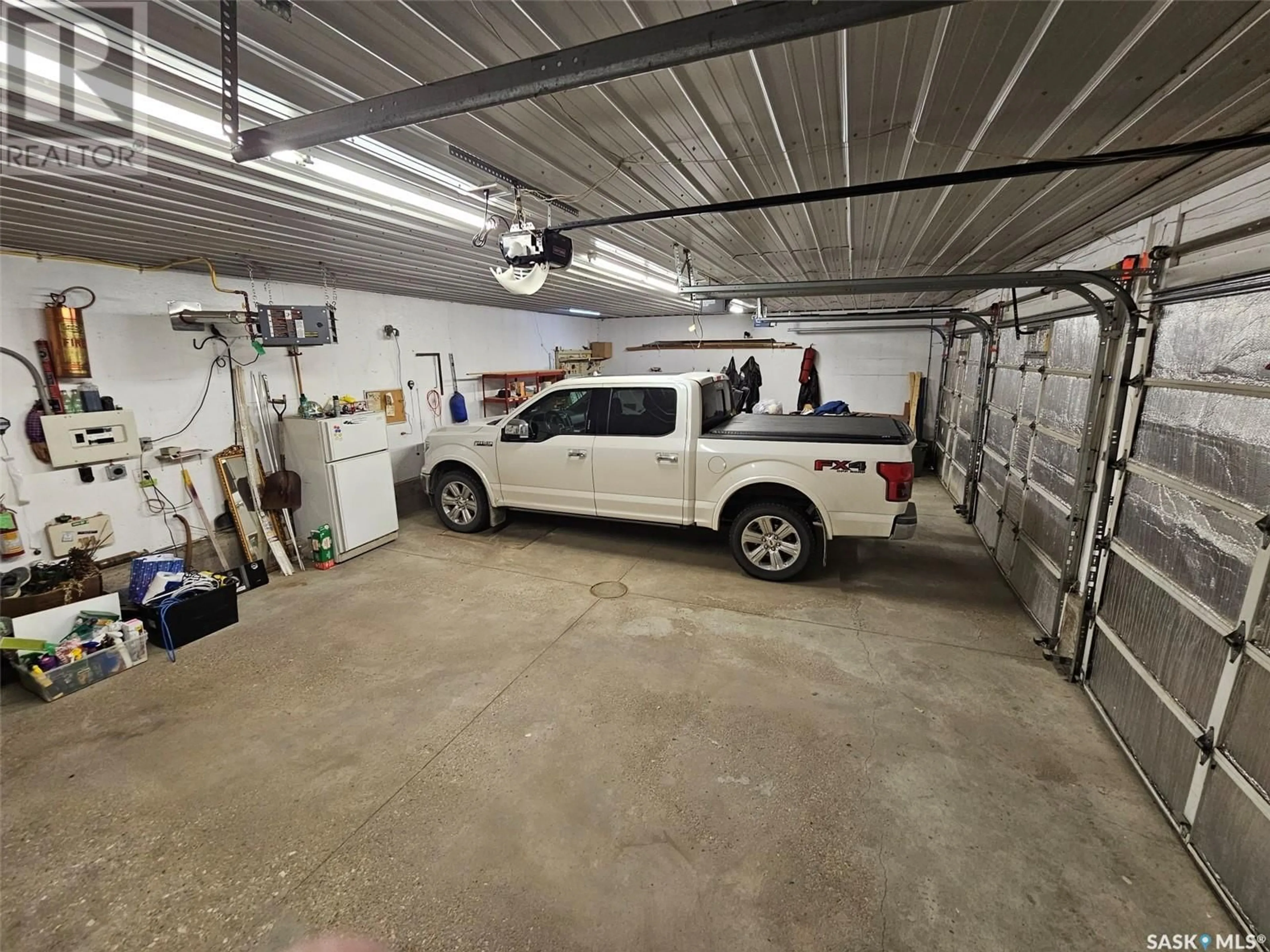 Indoor garage for 219 7th STREET W, Carlyle Saskatchewan S0C0R0