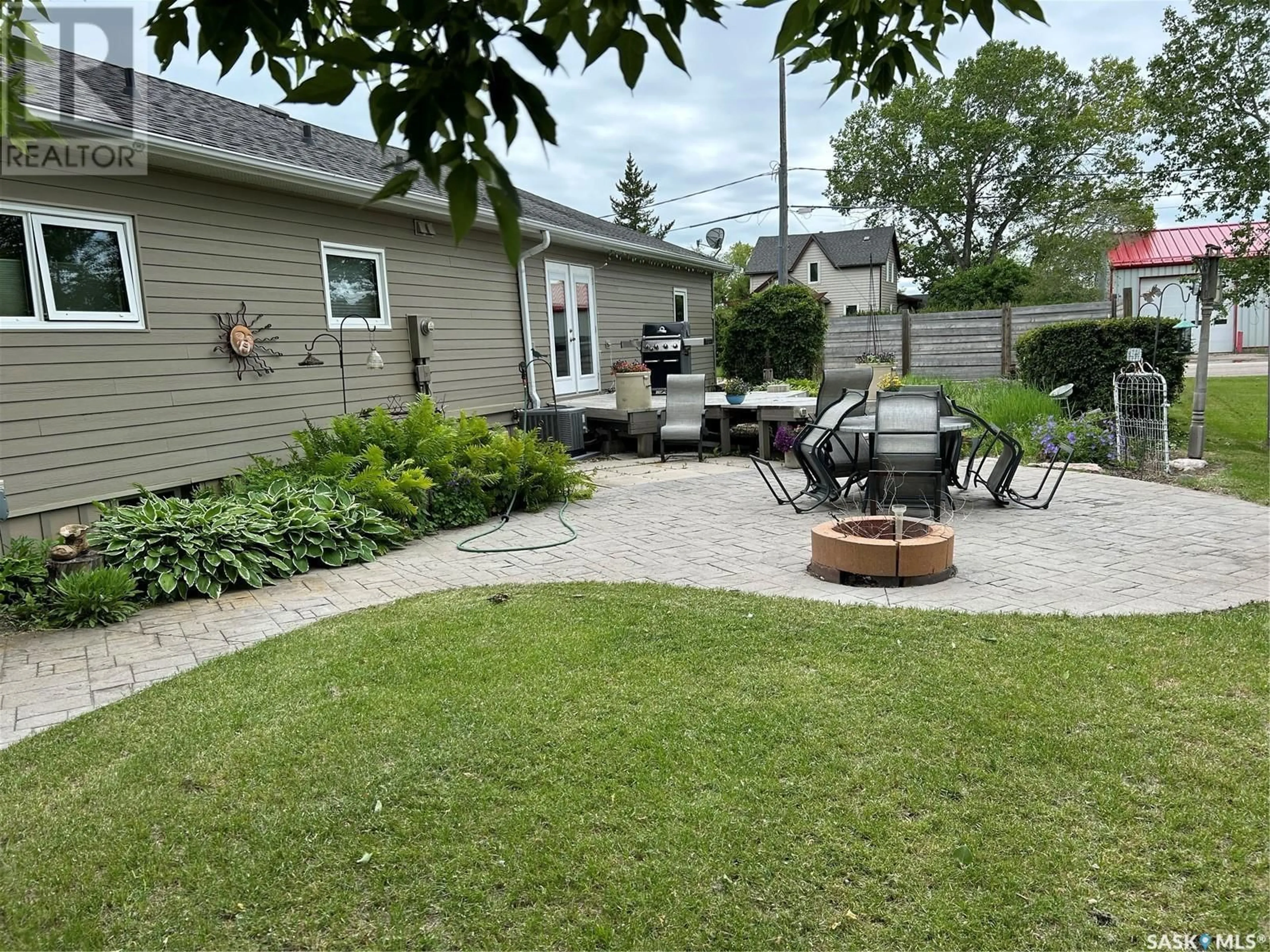 Patio, street for 219 7th STREET W, Carlyle Saskatchewan S0C0R0