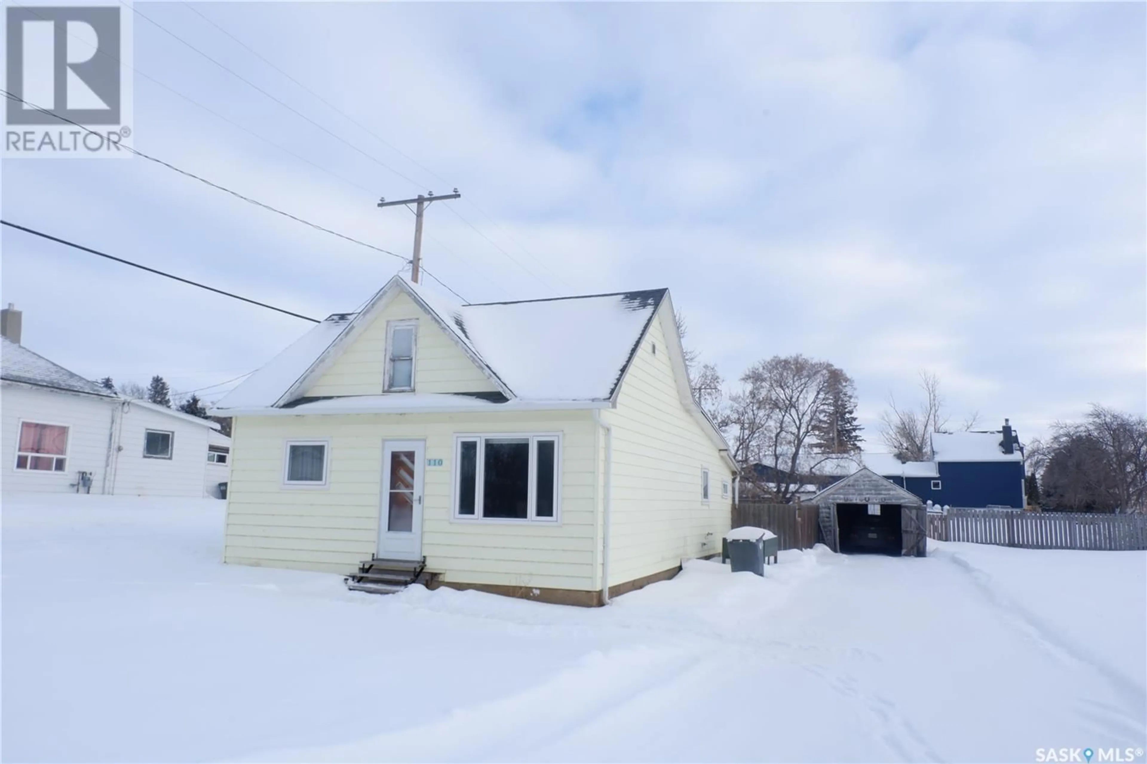 A pic from outside/outdoor area/front of a property/back of a property/a pic from drone, street for 110 Railway AVENUE E, Eyebrow Saskatchewan S0H1L0