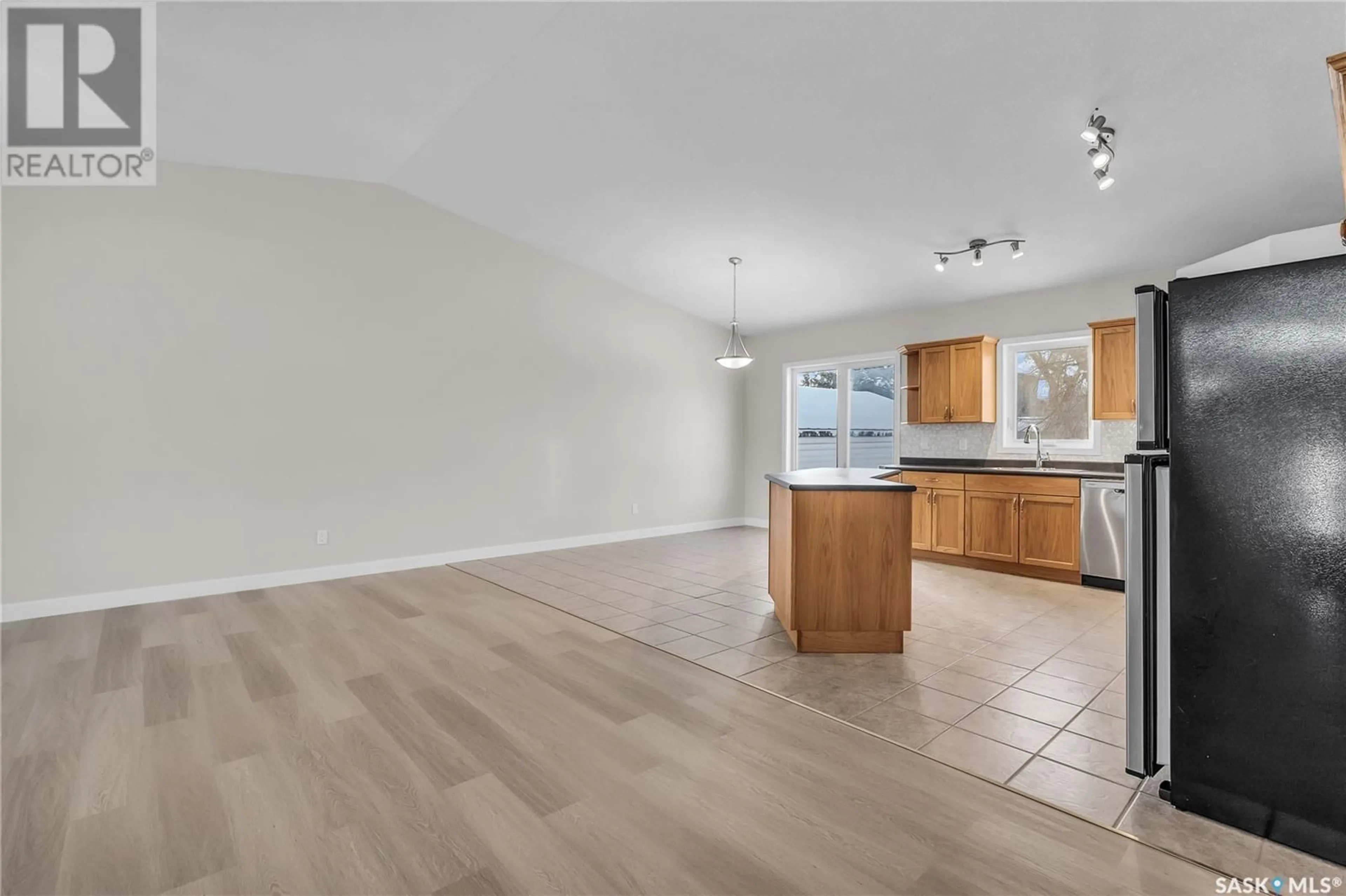 Open concept kitchen, unknown for 1309 6th AVENUE N, Saskatoon Saskatchewan S7K2T7