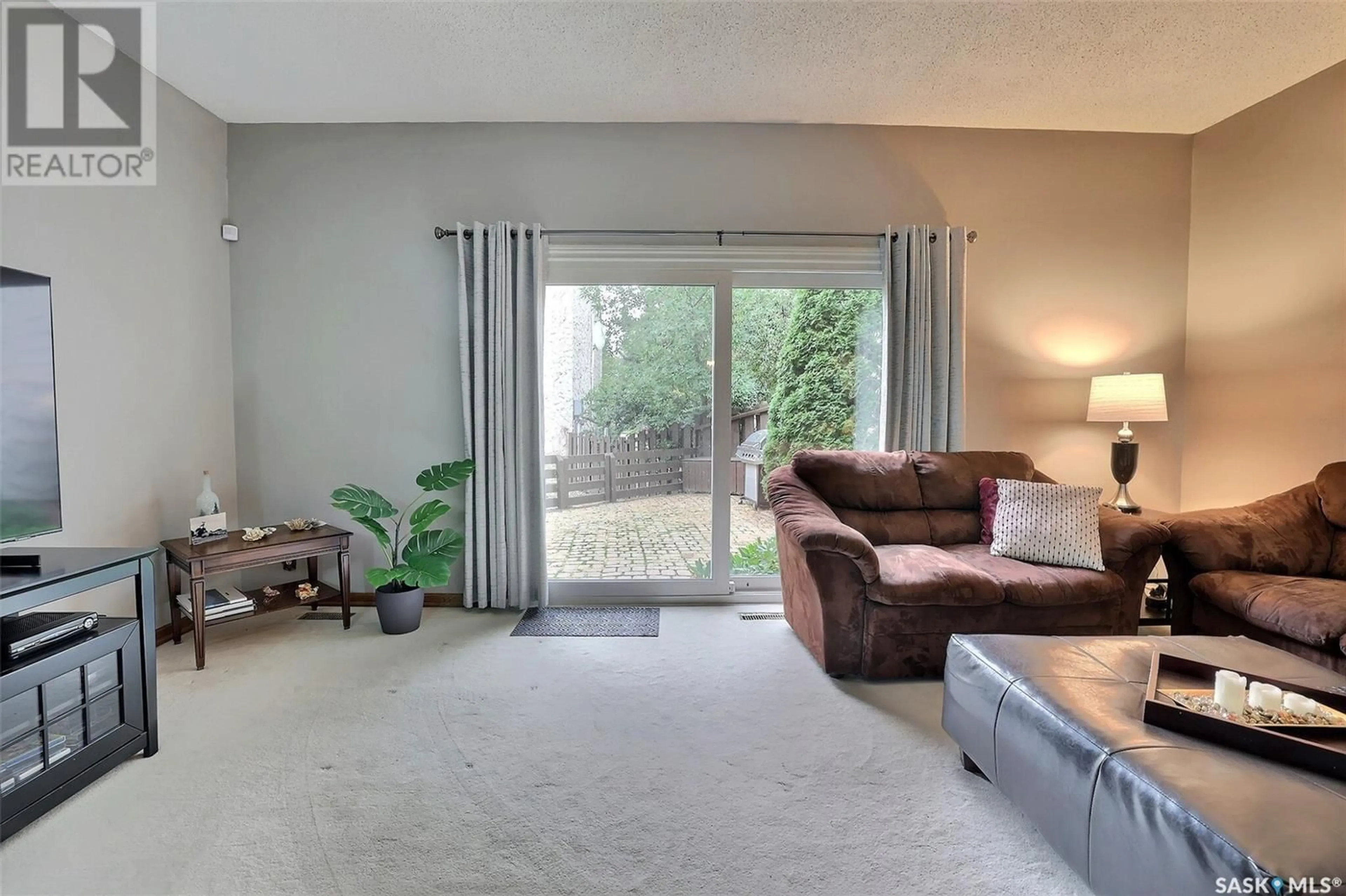 Living room with furniture, unknown for 47 LAVERENDRYE WAY, Regina Saskatchewan S4S5Z6