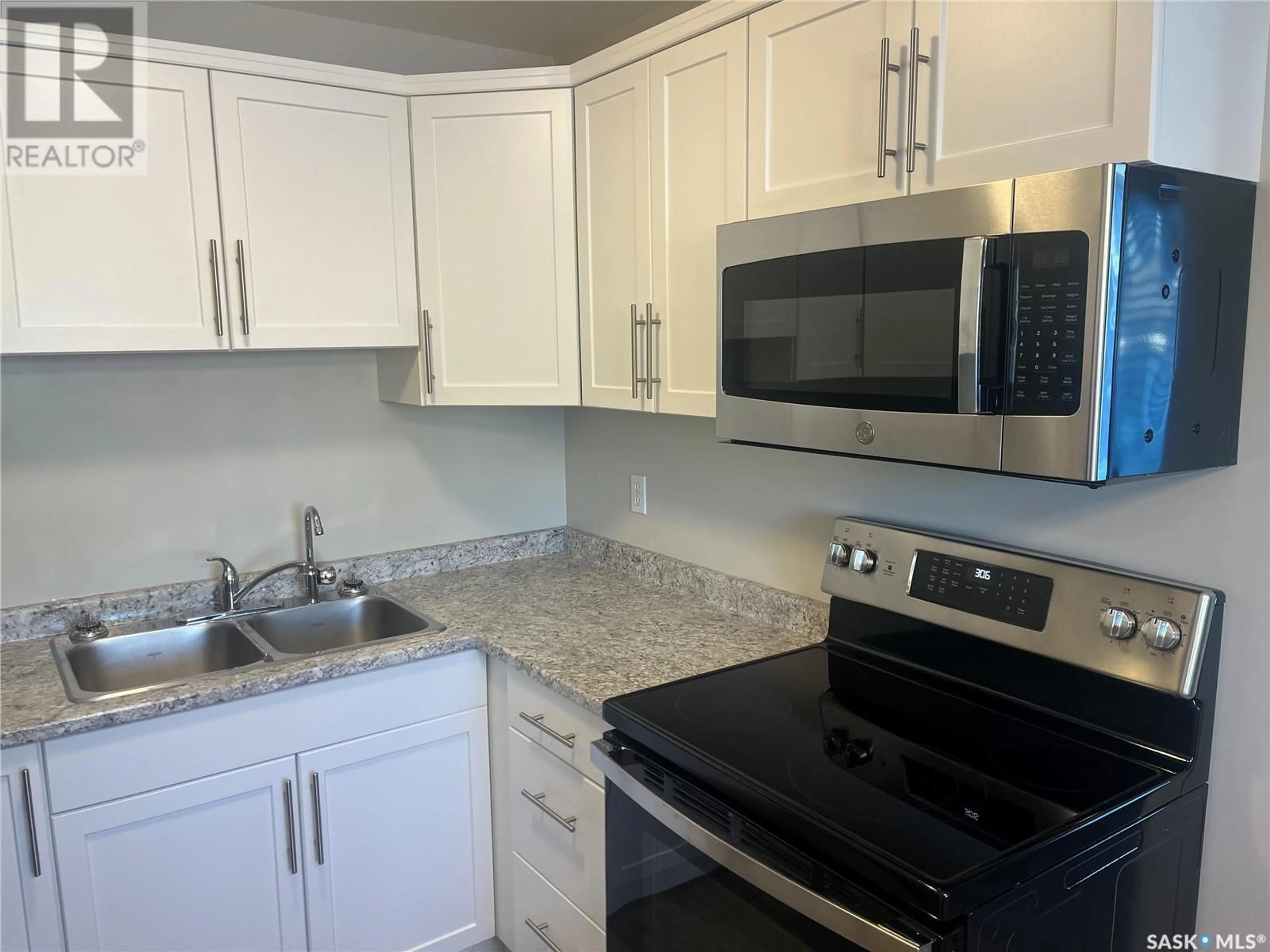 Standard kitchen, unknown for 3856 7th AVENUE E, Regina Saskatchewan S4N7K8