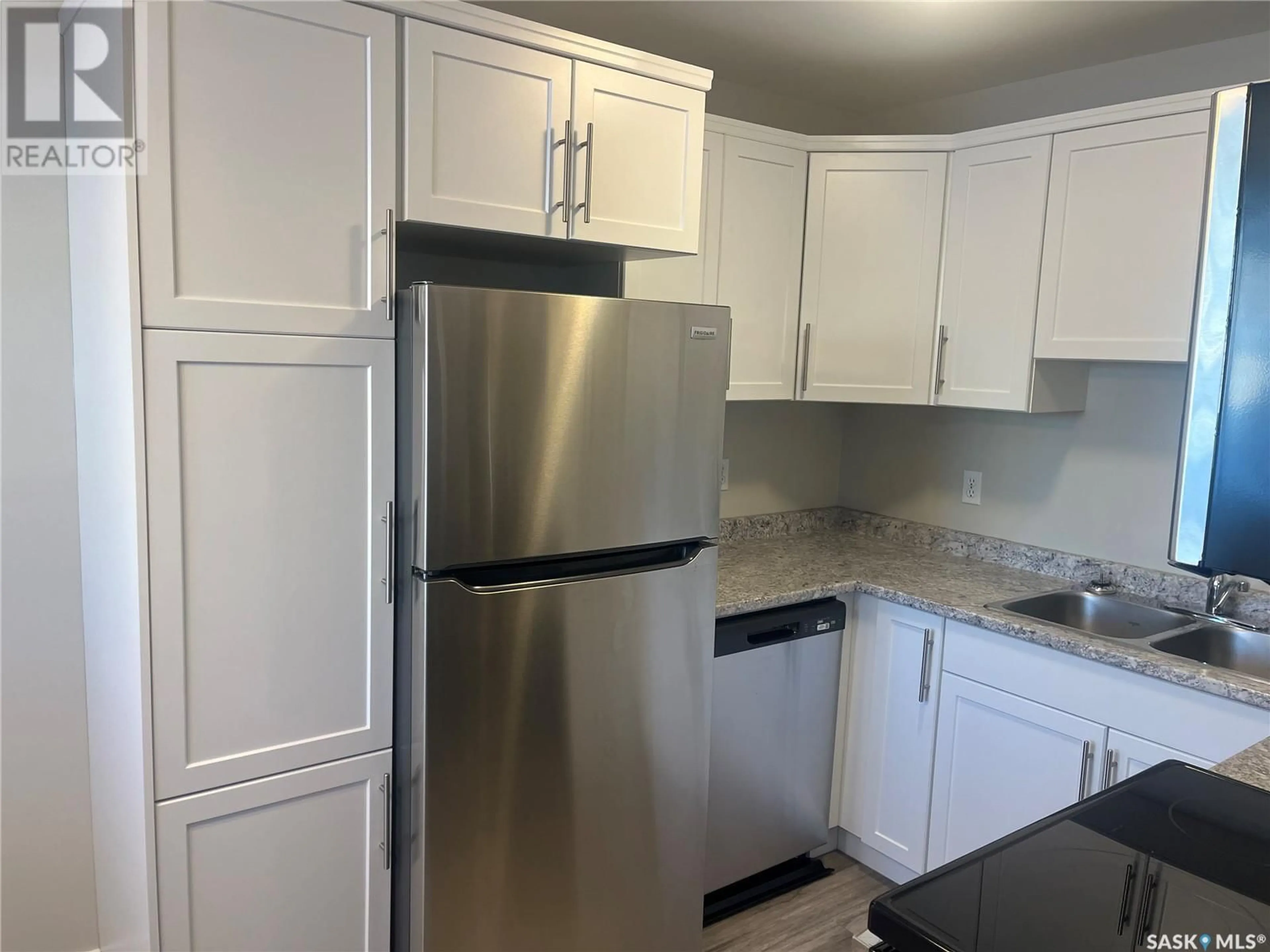 Standard kitchen, unknown for 3856 7th AVENUE E, Regina Saskatchewan S4N7K8