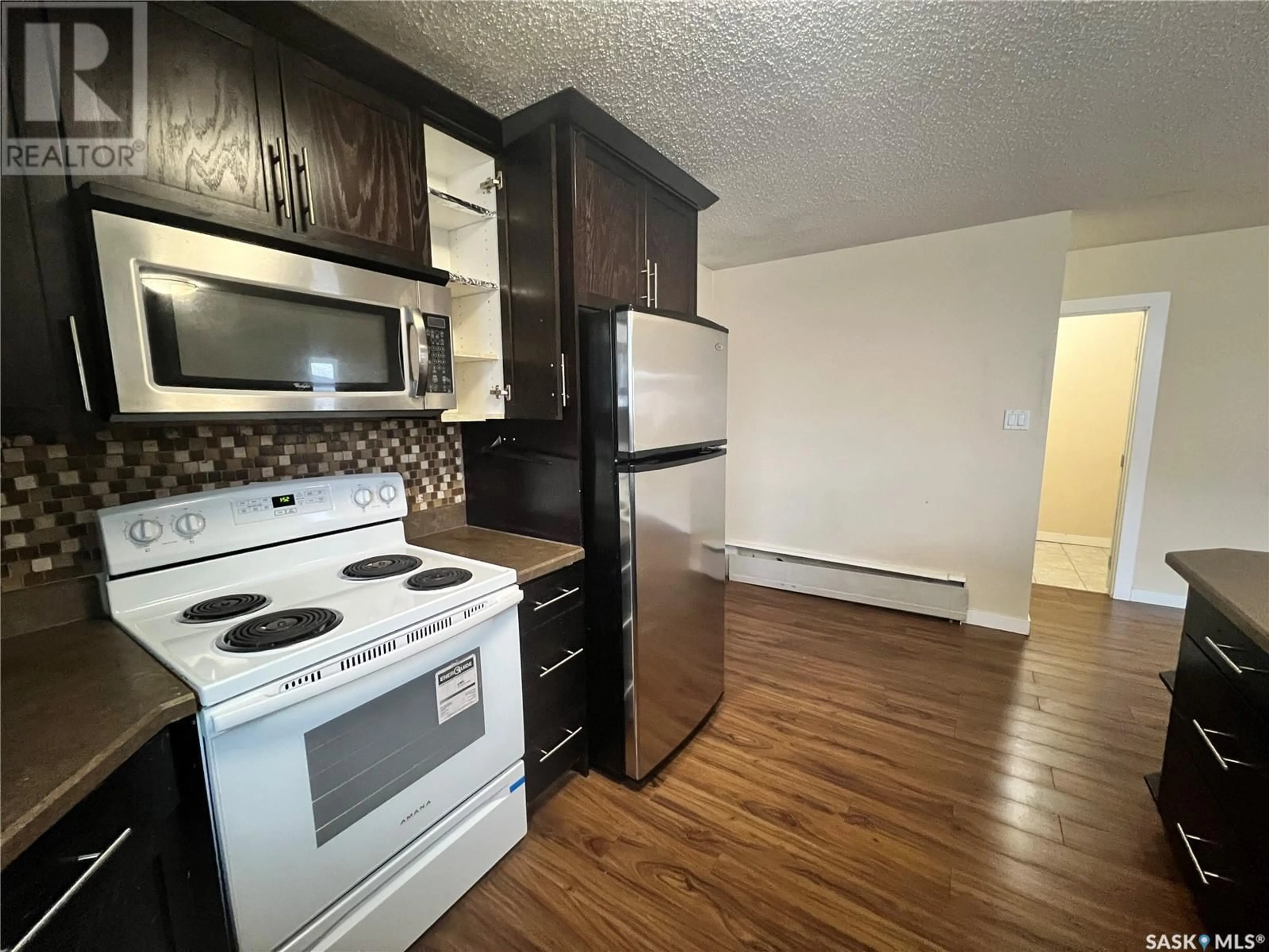 Standard kitchen, wood/laminate floor for 10 125 FROOM CRESCENT, Regina Saskatchewan S4N1H5