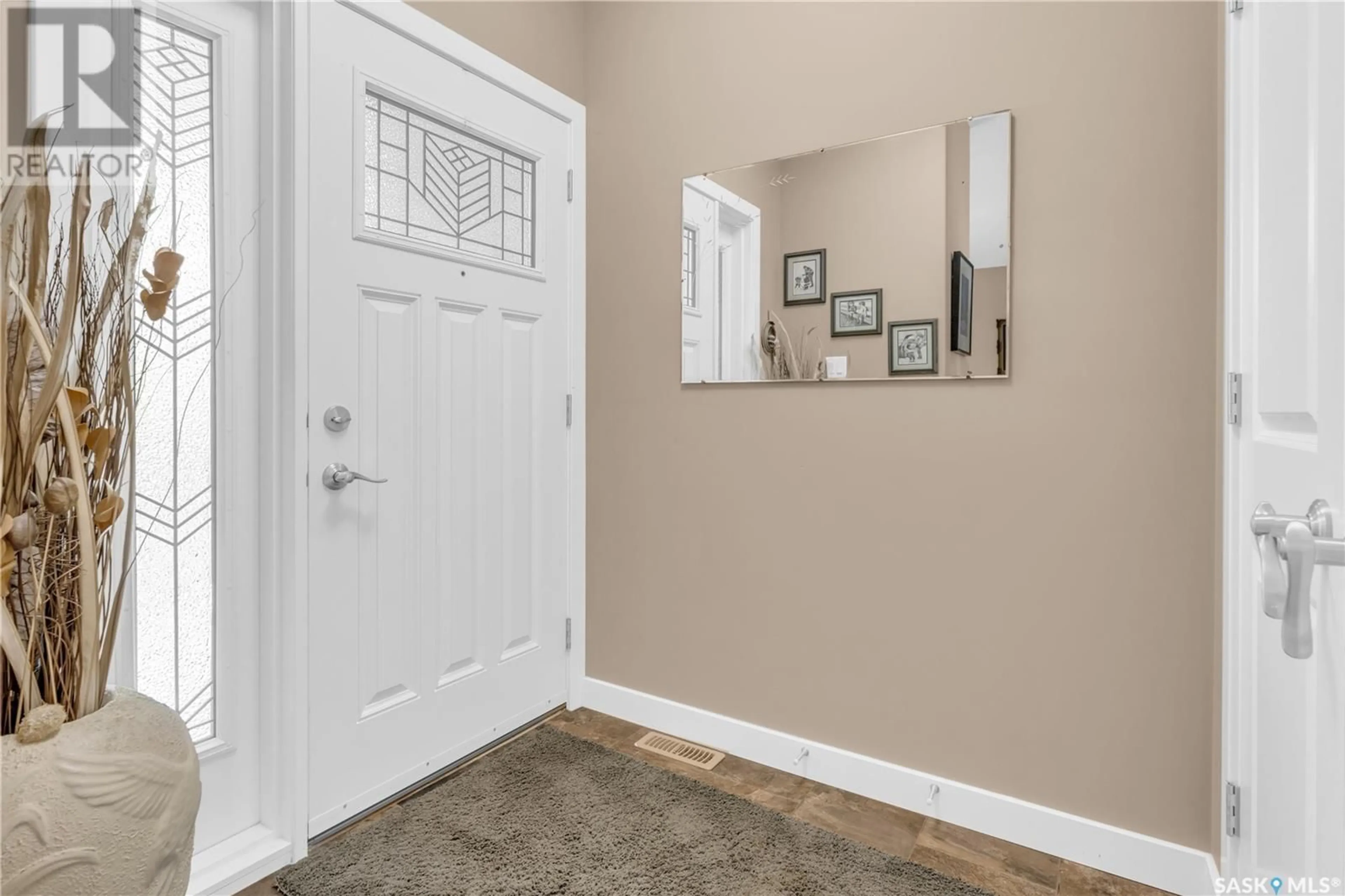 Indoor entryway for 1637 Canterbury LANE, Regina Saskatchewan S4P0J4