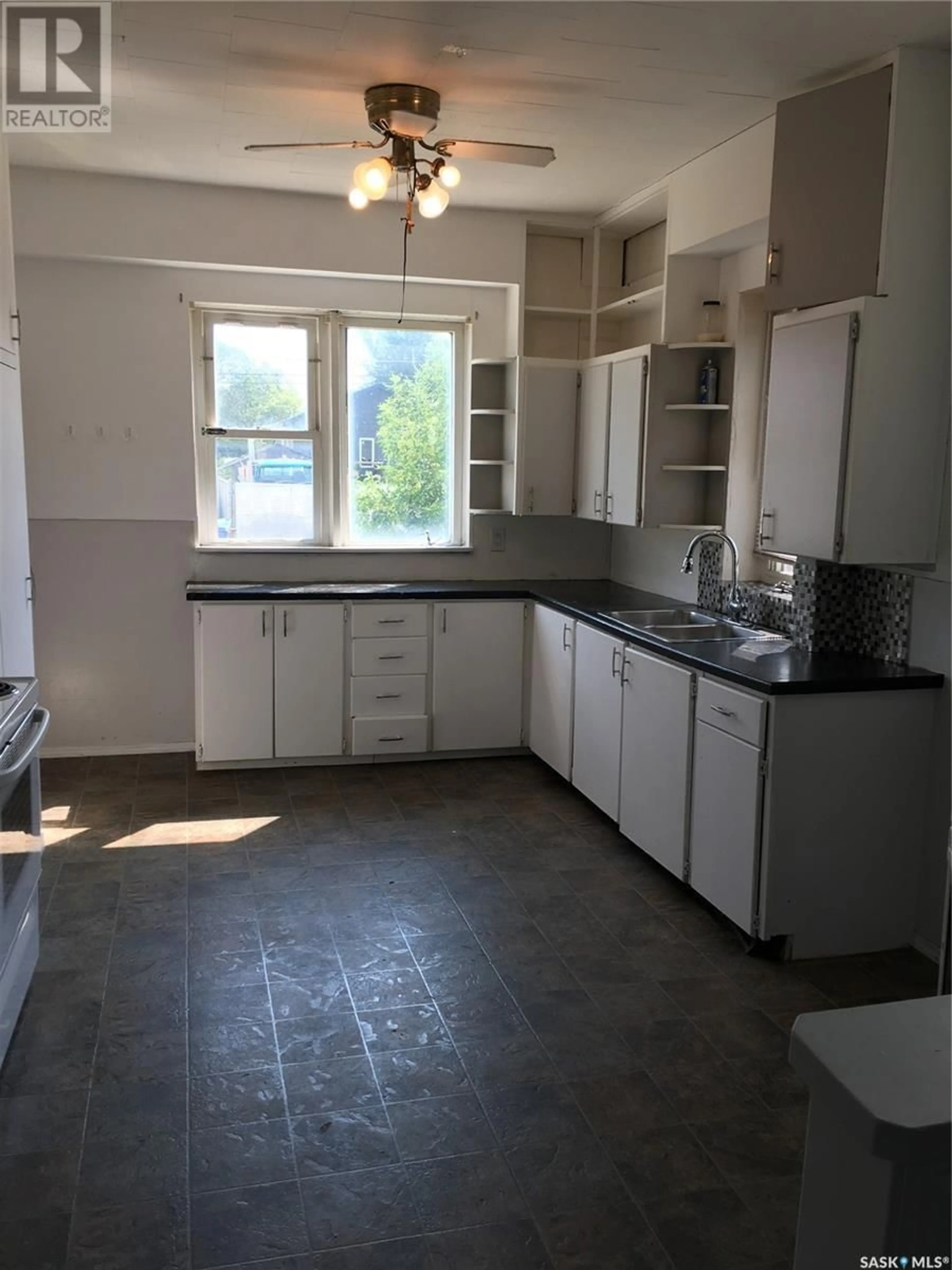 Standard kitchen, unknown for 1155 ATKINSON STREET, Regina Saskatchewan S4N3V5