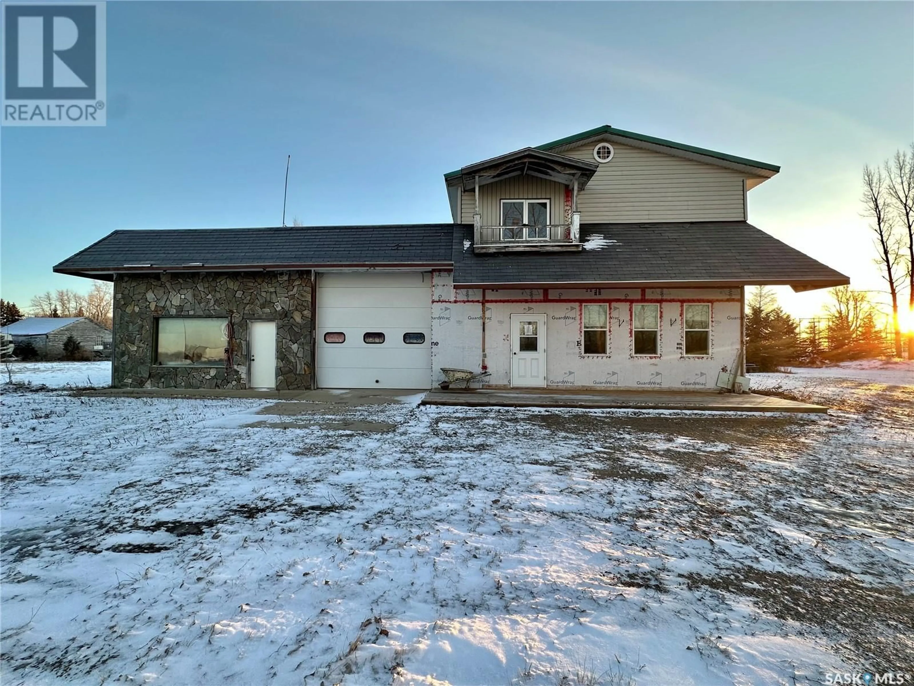 Indoor garage for RM of Keys Acreage, Keys Rm No. 303 Saskatchewan S0A0L0