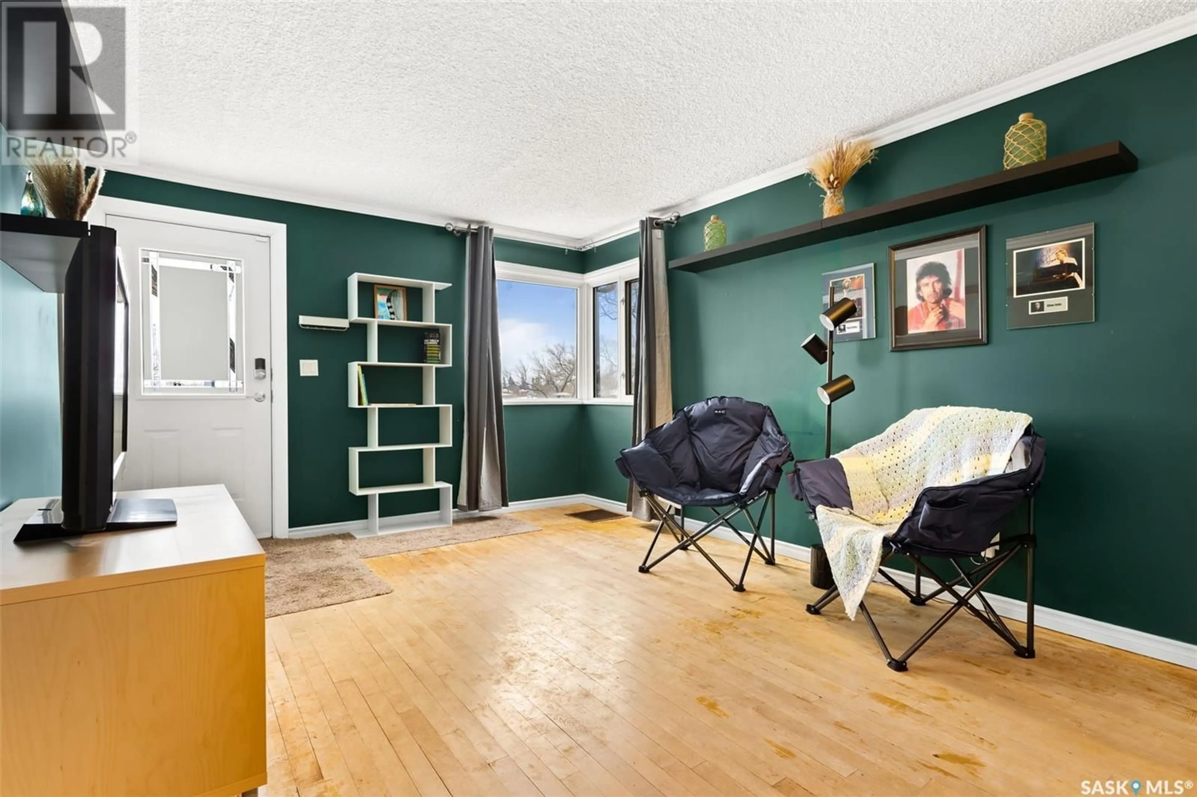 A pic of a room for 5318 Dewdney AVENUE, Regina Saskatchewan S4T1C3