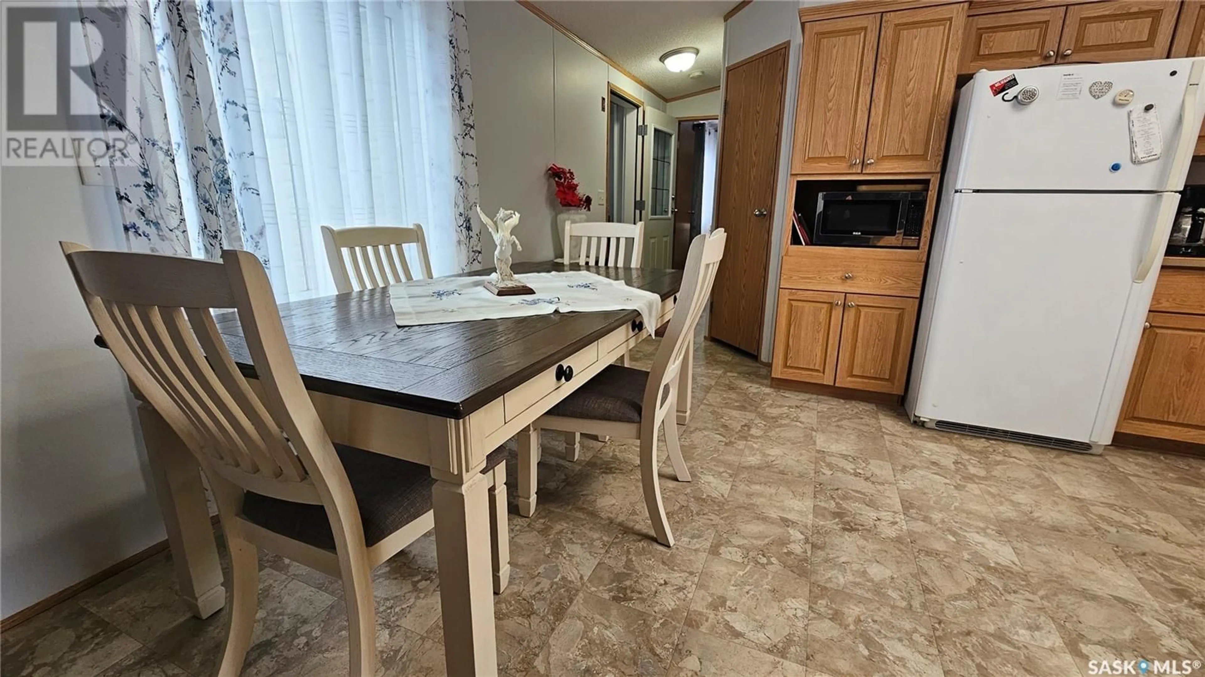 Dining room, unknown for 8 Prairie Sun COURT, Swift Current Saskatchewan S9H3X6