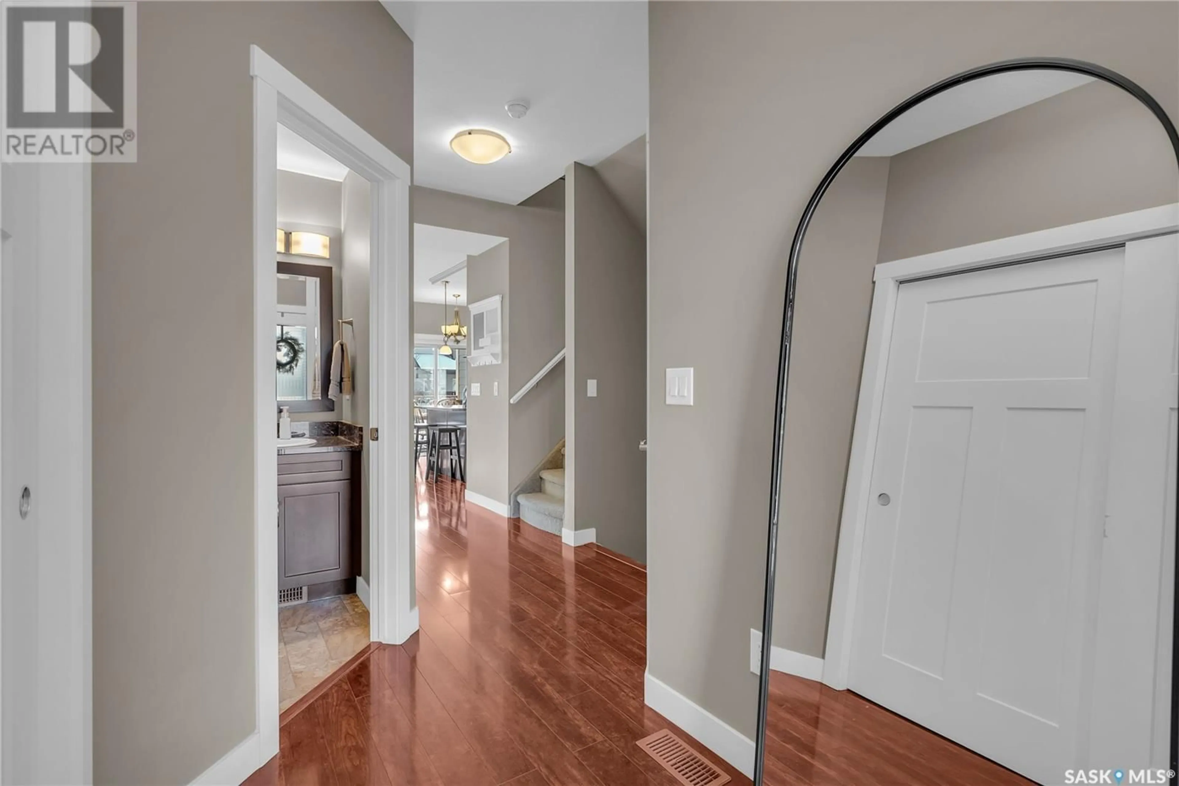 Indoor entryway for 169 115 Shepherd CRESCENT, Saskatoon Saskatchewan S7H0P8