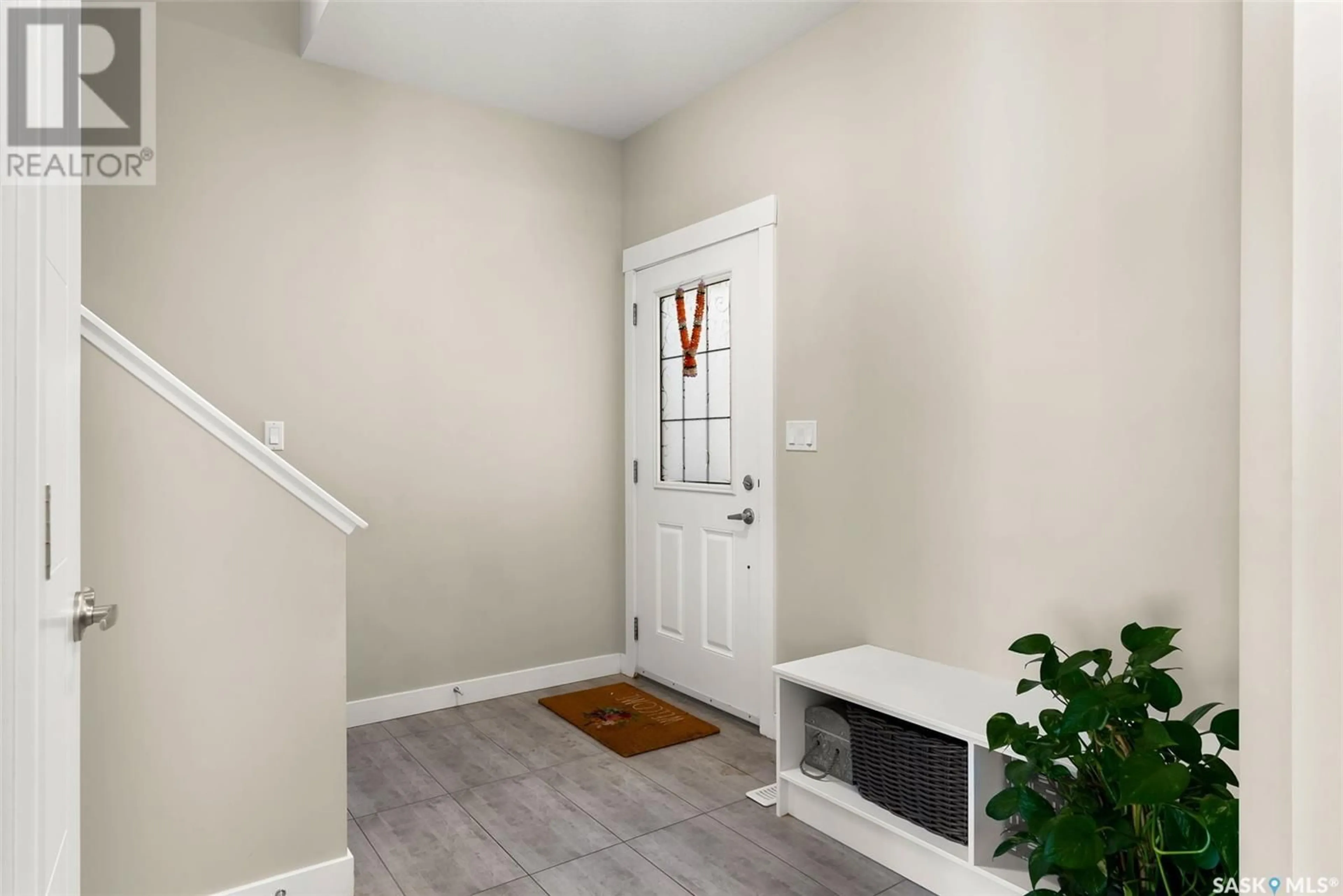 Indoor entryway for 3539 Green Turtle ROAD, Regina Saskatchewan S4V3N8