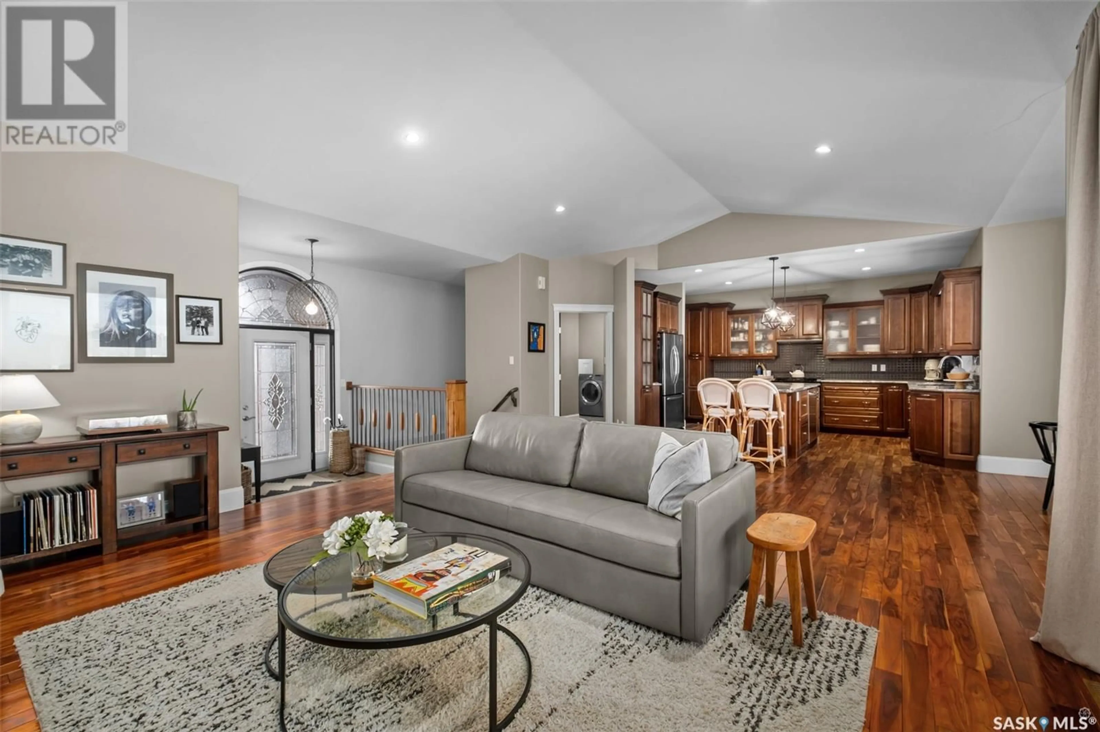 Living room with furniture, unknown for 207 Lakeridge DRIVE, Buckland Rm No. 491 Saskatchewan S6V5R3