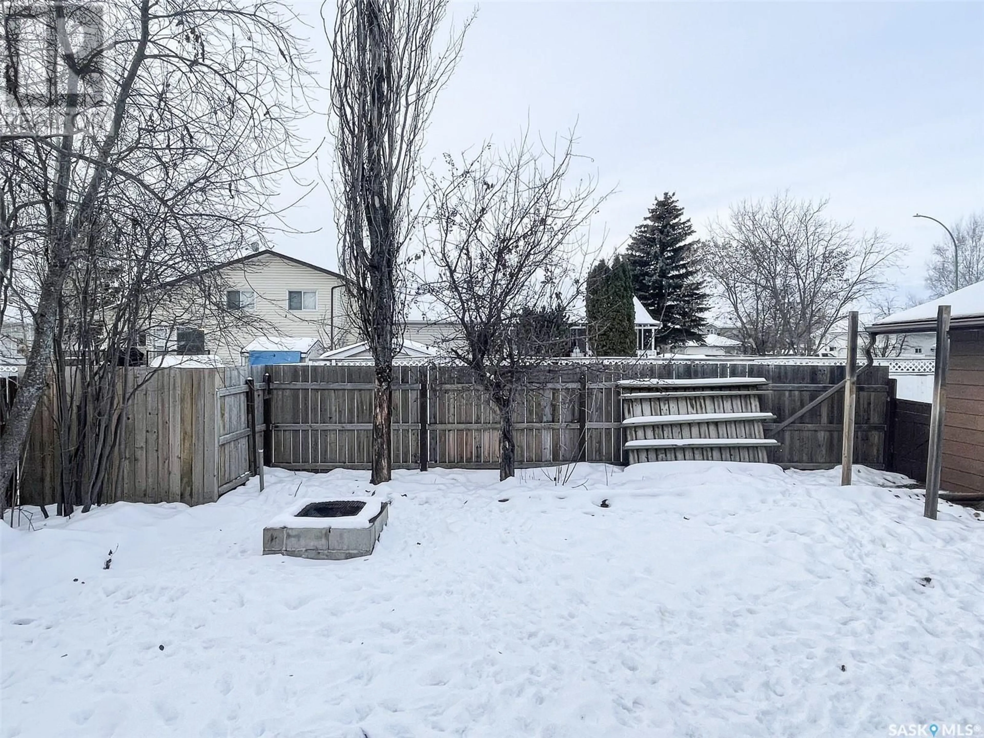 A pic from outside/outdoor area/front of a property/back of a property/a pic from drone, street for 11 Coupland CRESCENT, Meadow Lake Saskatchewan S9X1B1