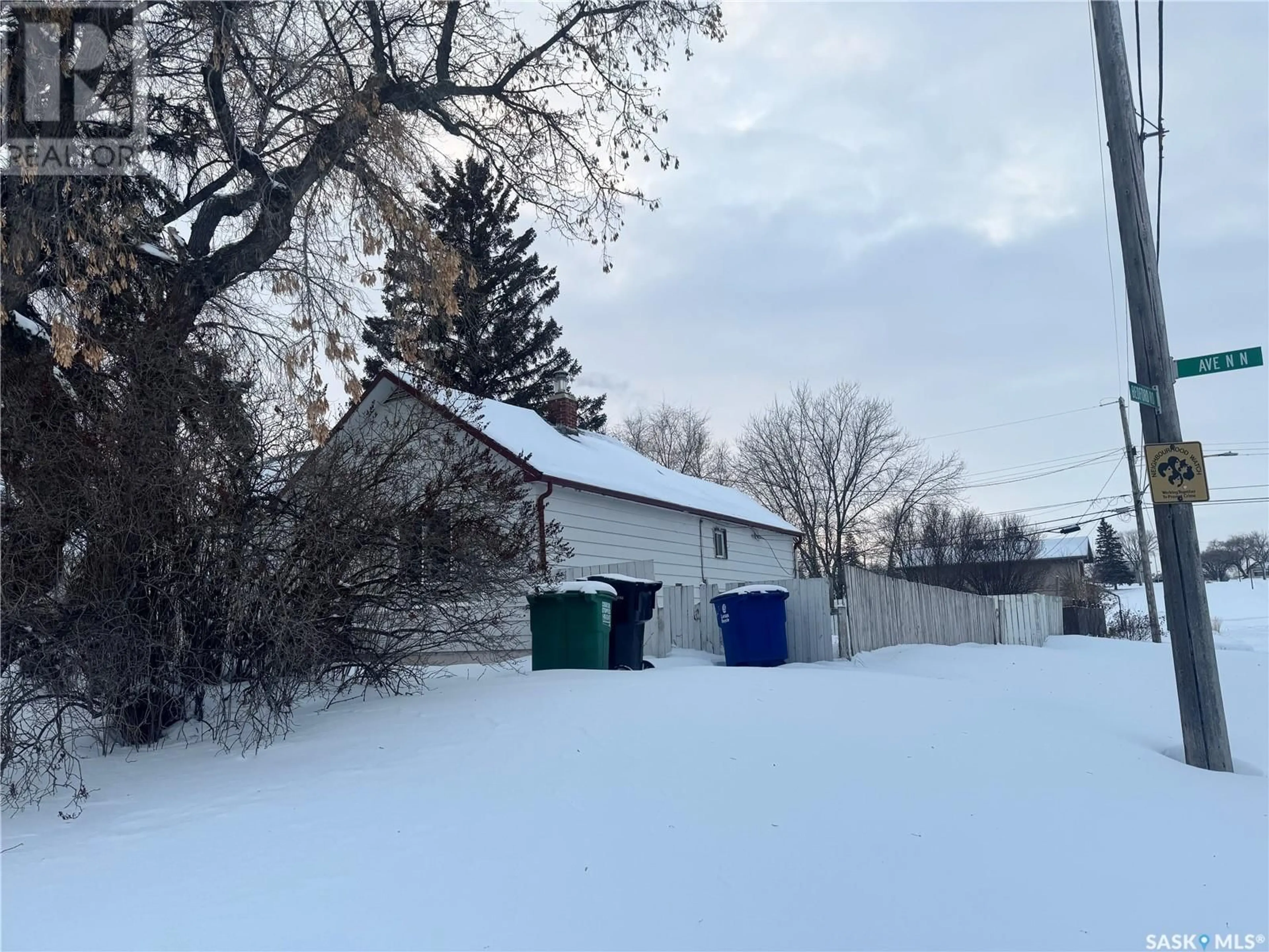 Shed for 235 N AVENUE N, Saskatoon Saskatchewan S7L2T2