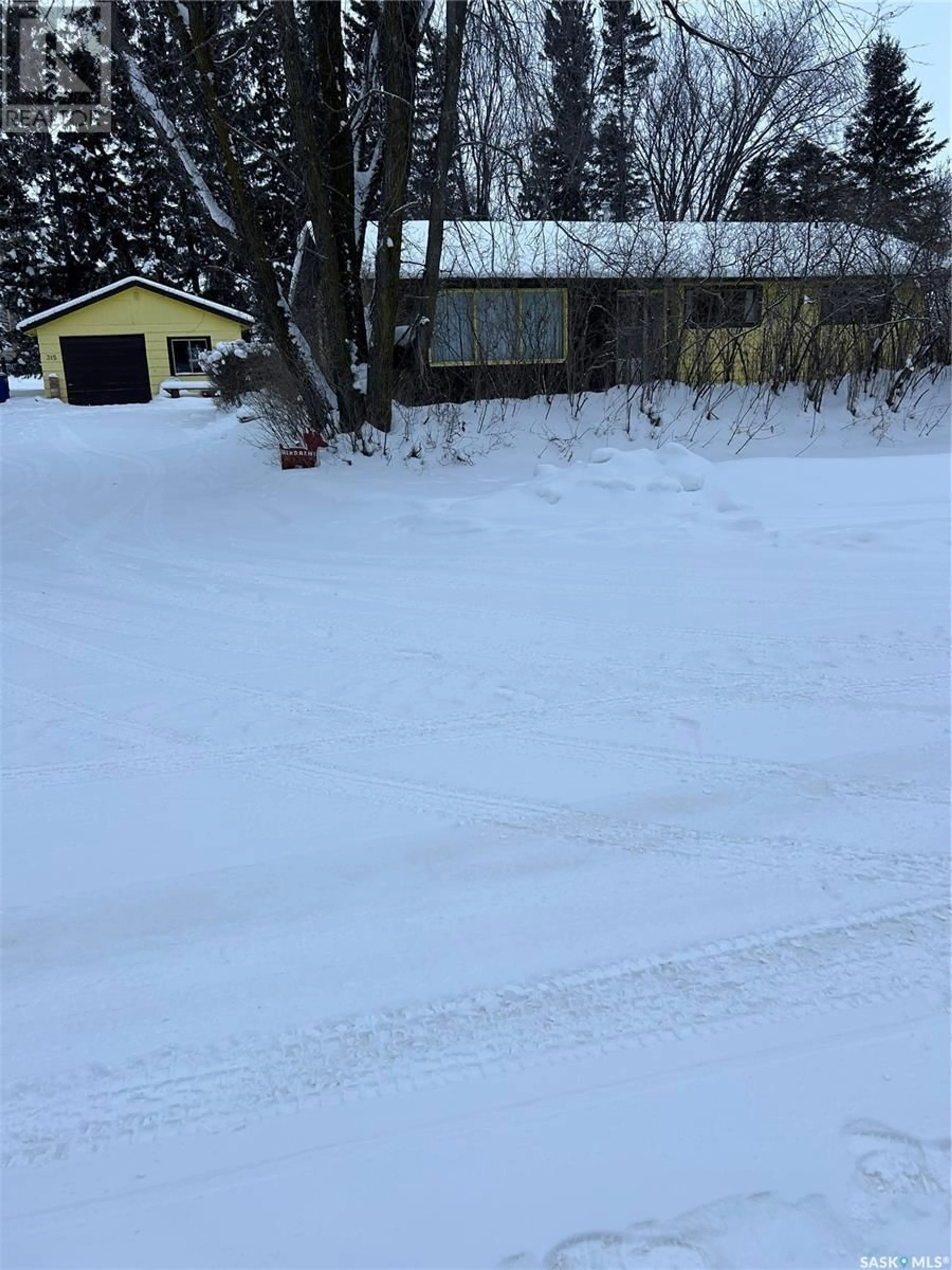 Shed for 315 3rd STREET E, Kelvington Saskatchewan S0A1W0