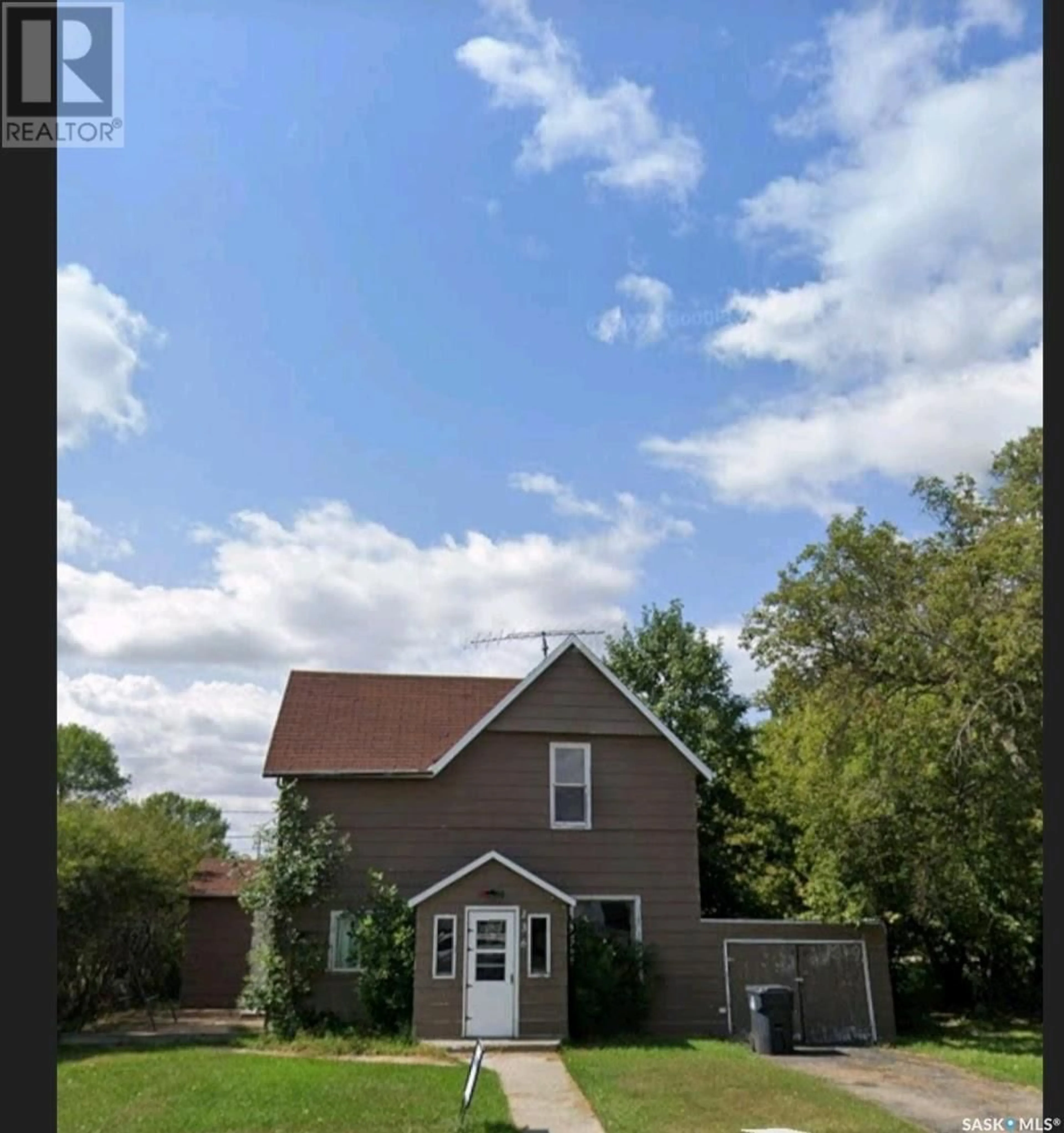 A pic from outside/outdoor area/front of a property/back of a property/a pic from drone, street for 136 Broadway STREET, Carievale Saskatchewan S0C0P0