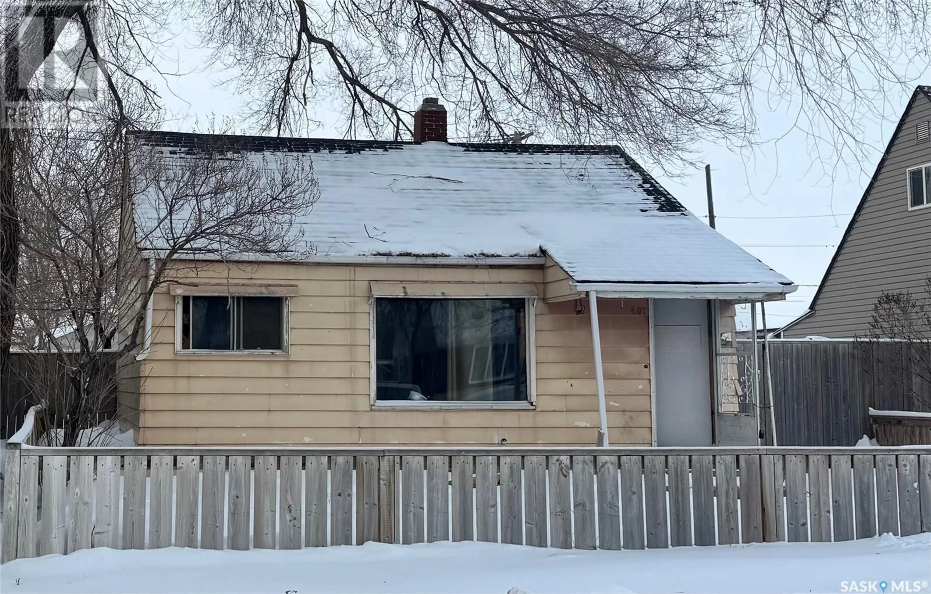 Shed for 607 M AVENUE S, Saskatoon Saskatchewan S7M2L1