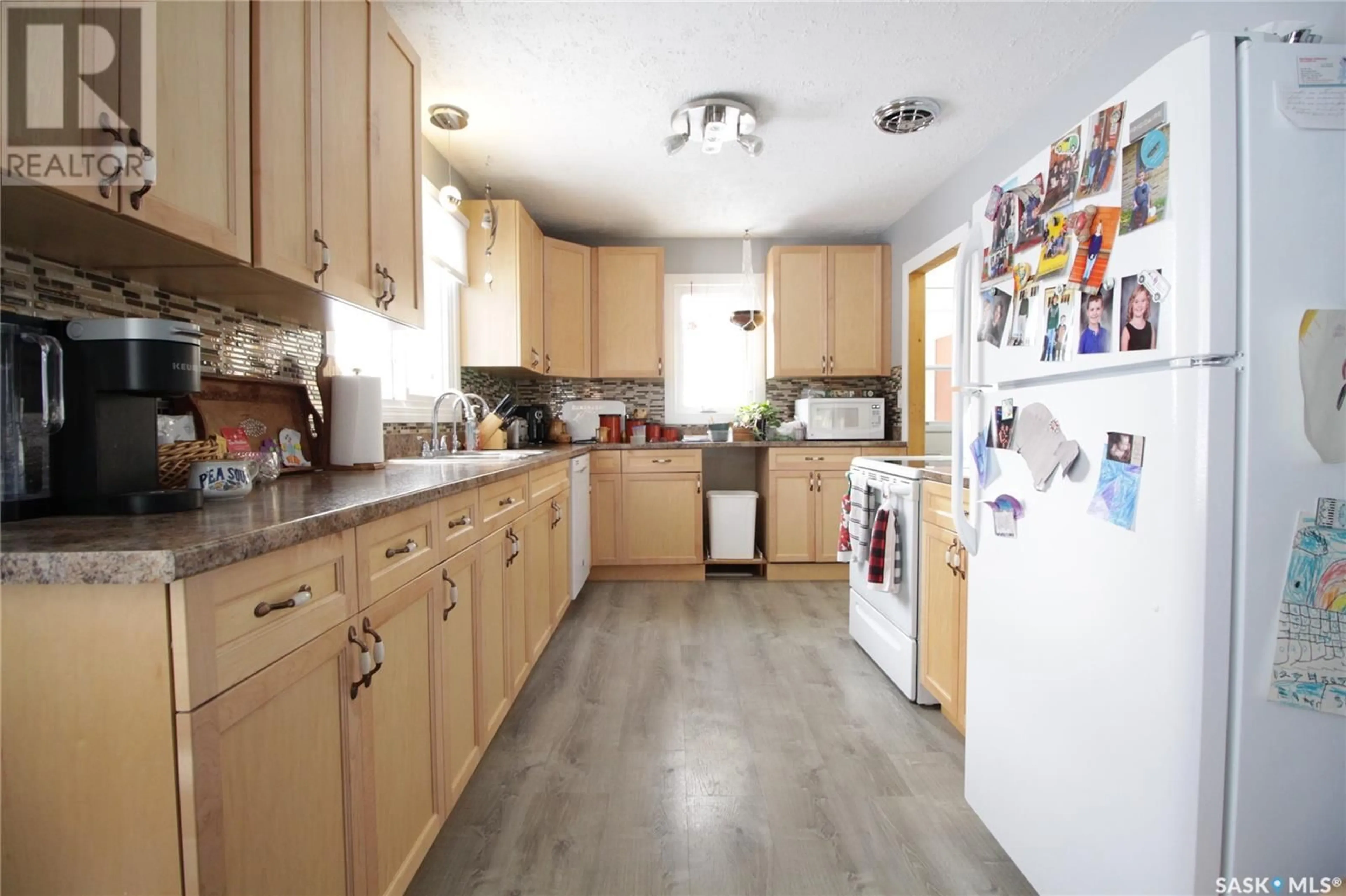 Standard kitchen, unknown for 502 Gertie STREET, Moosomin Saskatchewan S0G3N0