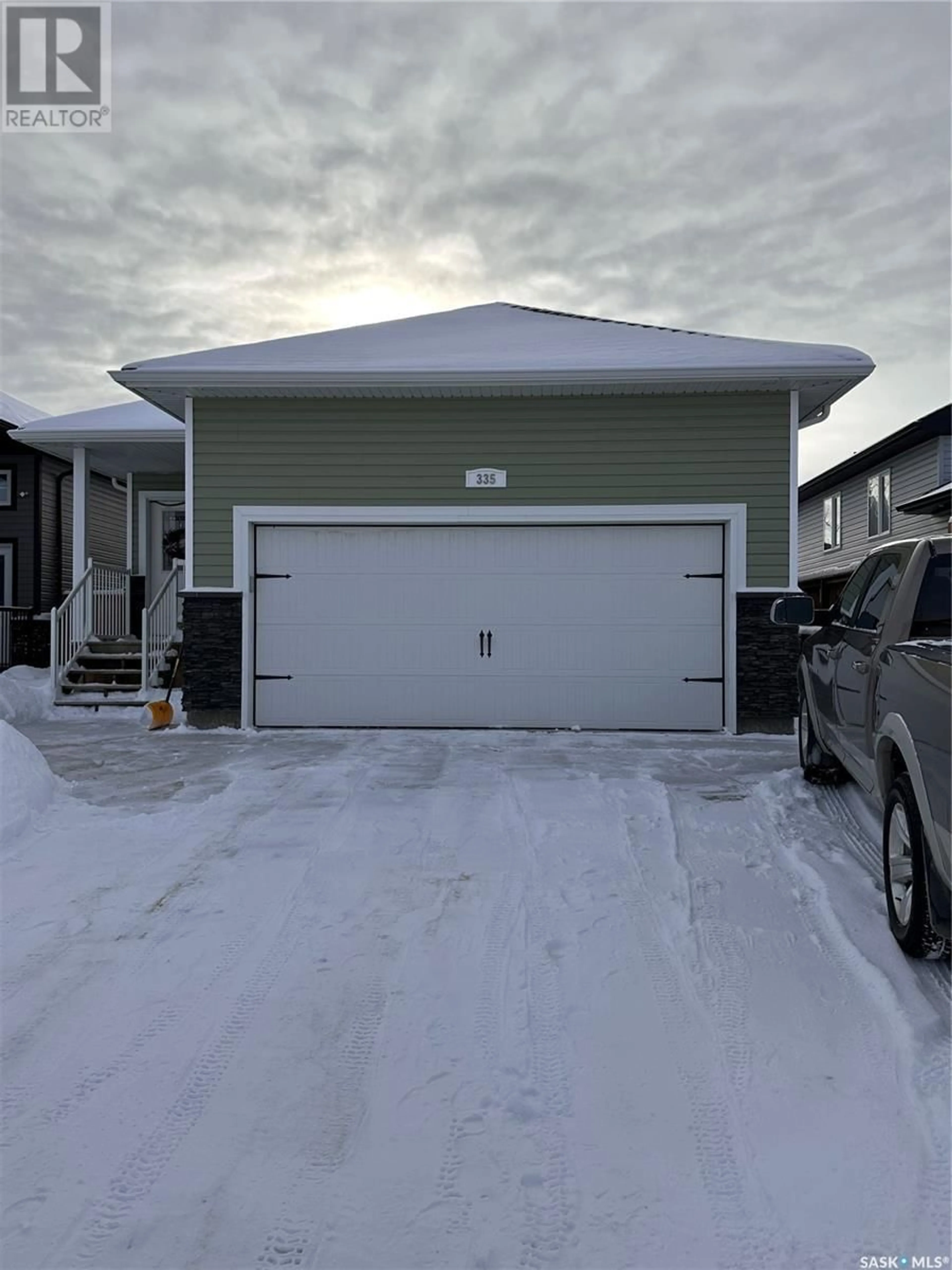 Indoor garage for 335 LABINE CRESCENT, Saskatoon Saskatchewan S7L4Z8