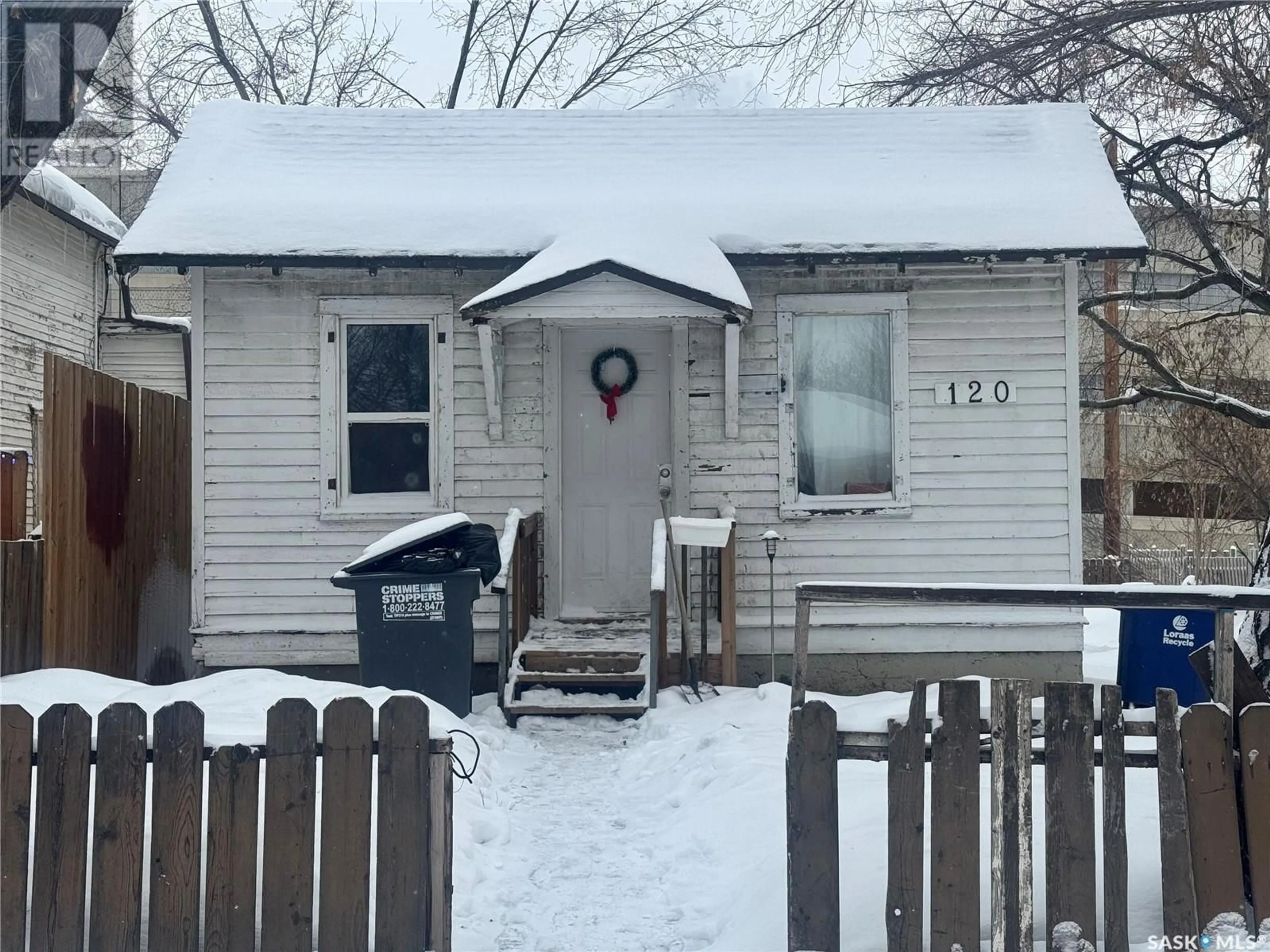 Shed for 120 S AVENUE S, Saskatoon Saskatchewan S7M2Z6