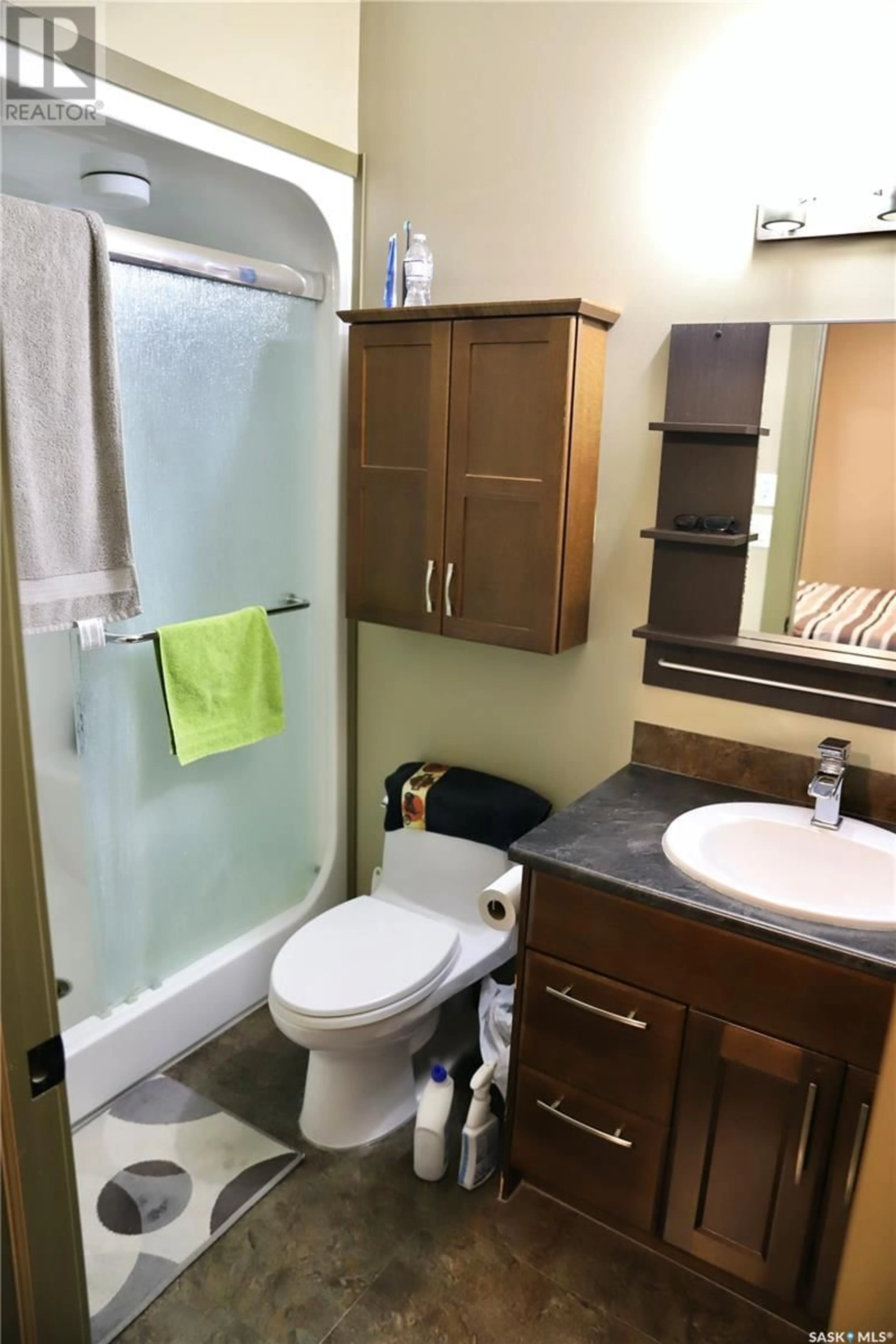 Standard bathroom, unknown for 215 1st AVENUE E, Shellbrook Saskatchewan S0J2E0