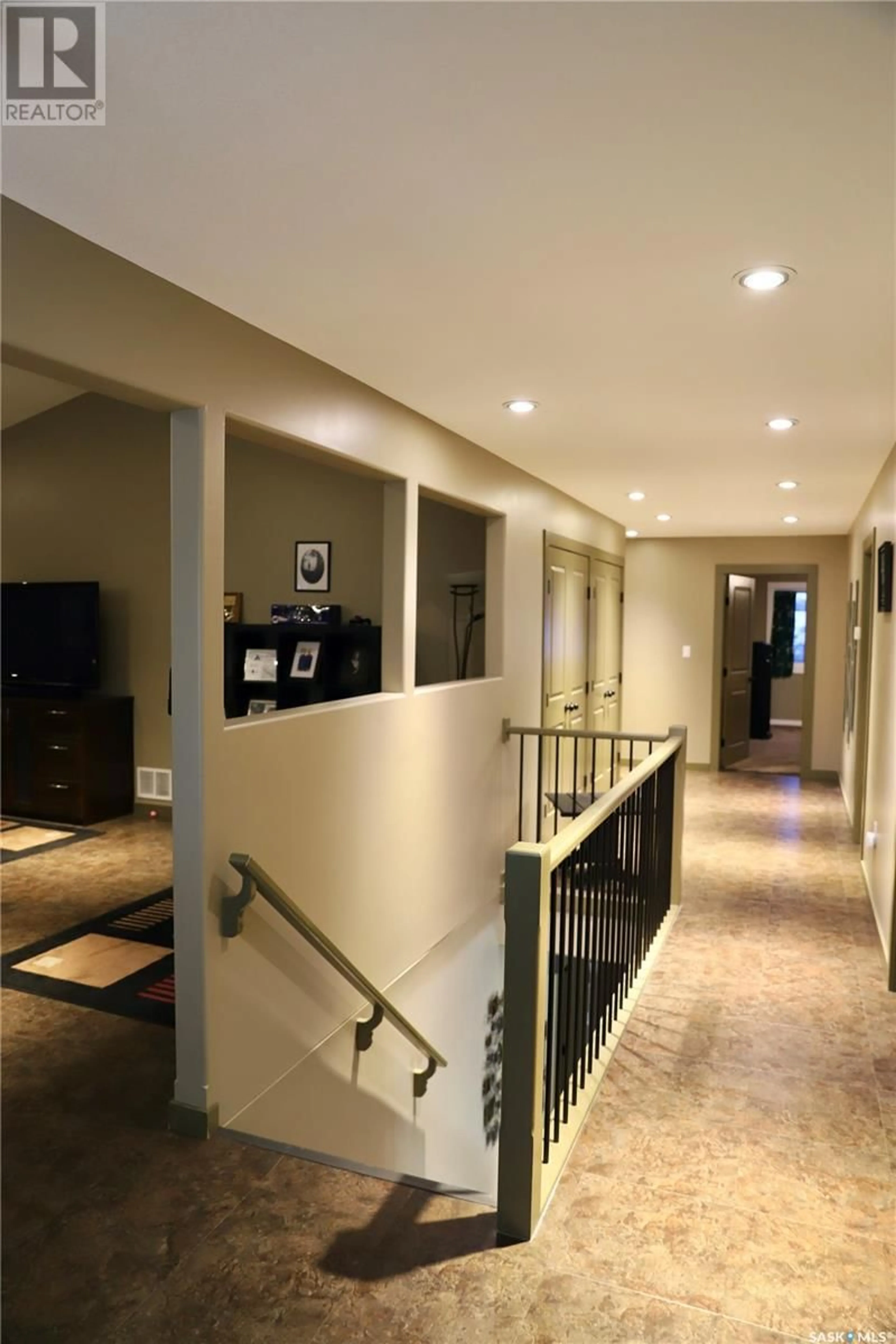 Indoor foyer for 215 1st AVENUE E, Shellbrook Saskatchewan S0J2E0