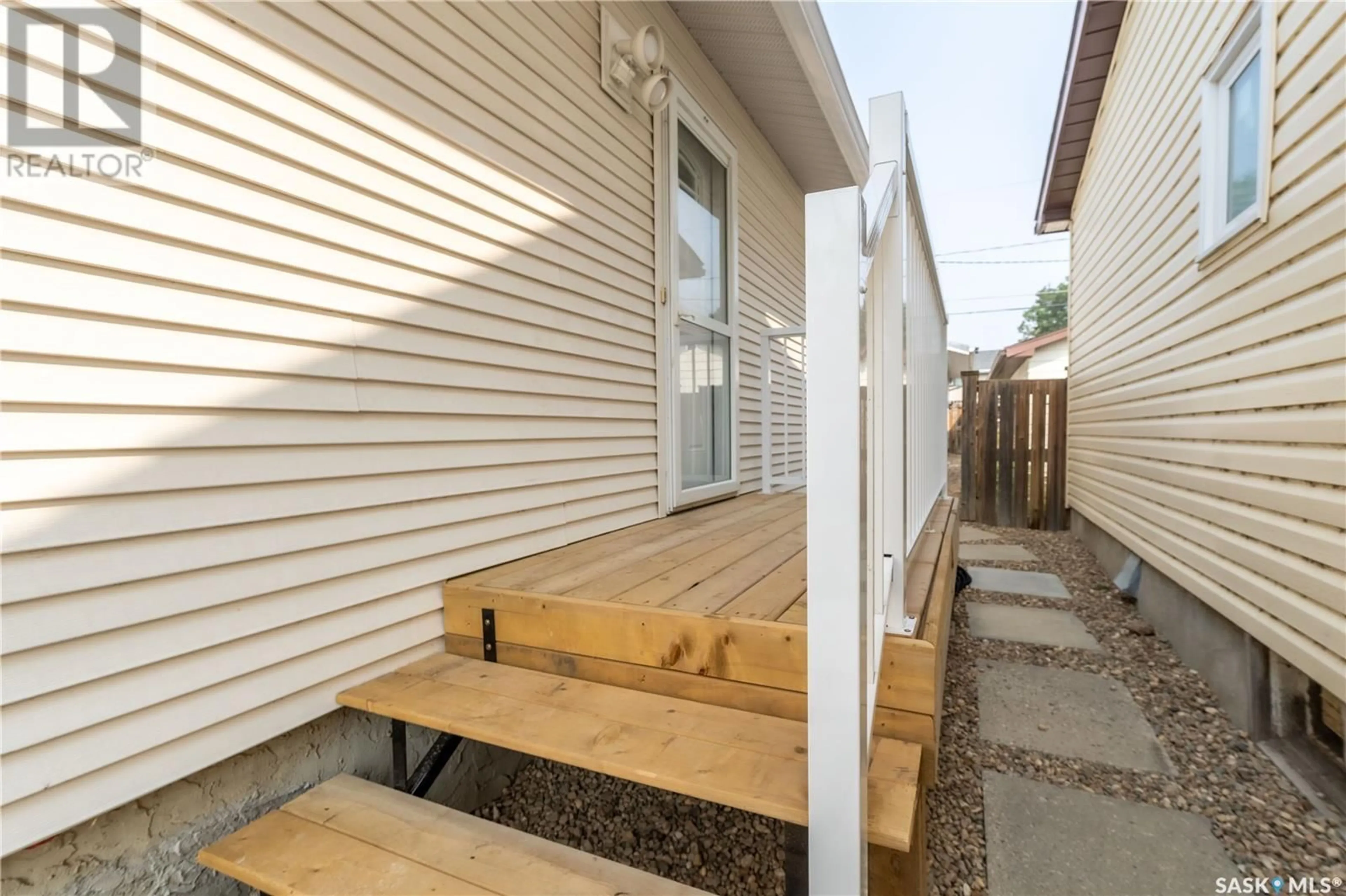 Patio, street for 1010 Hochelaga STREET W, Moose Jaw Saskatchewan S6H6G5