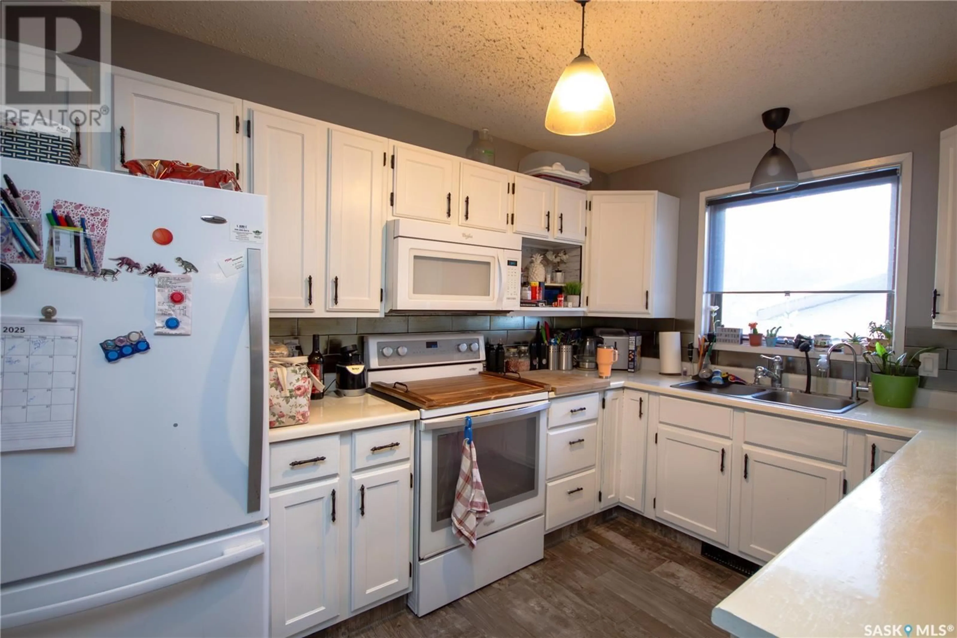 Standard kitchen, unknown for 1381 95TH STREET, North Battleford Saskatchewan S9A0G3