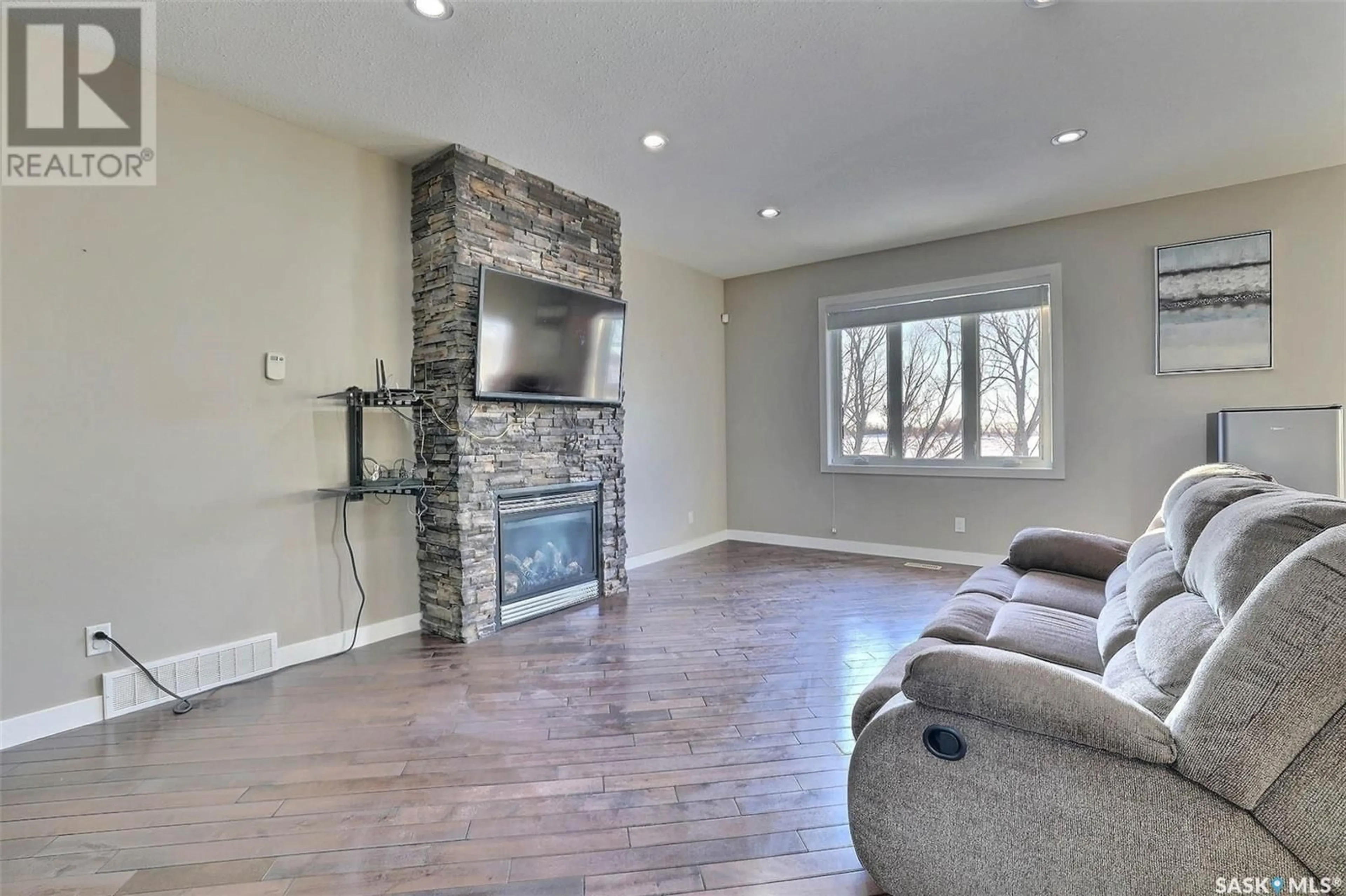 Living room with furniture, unknown for 17 Stardust BAY, White City Saskatchewan S4L0A1