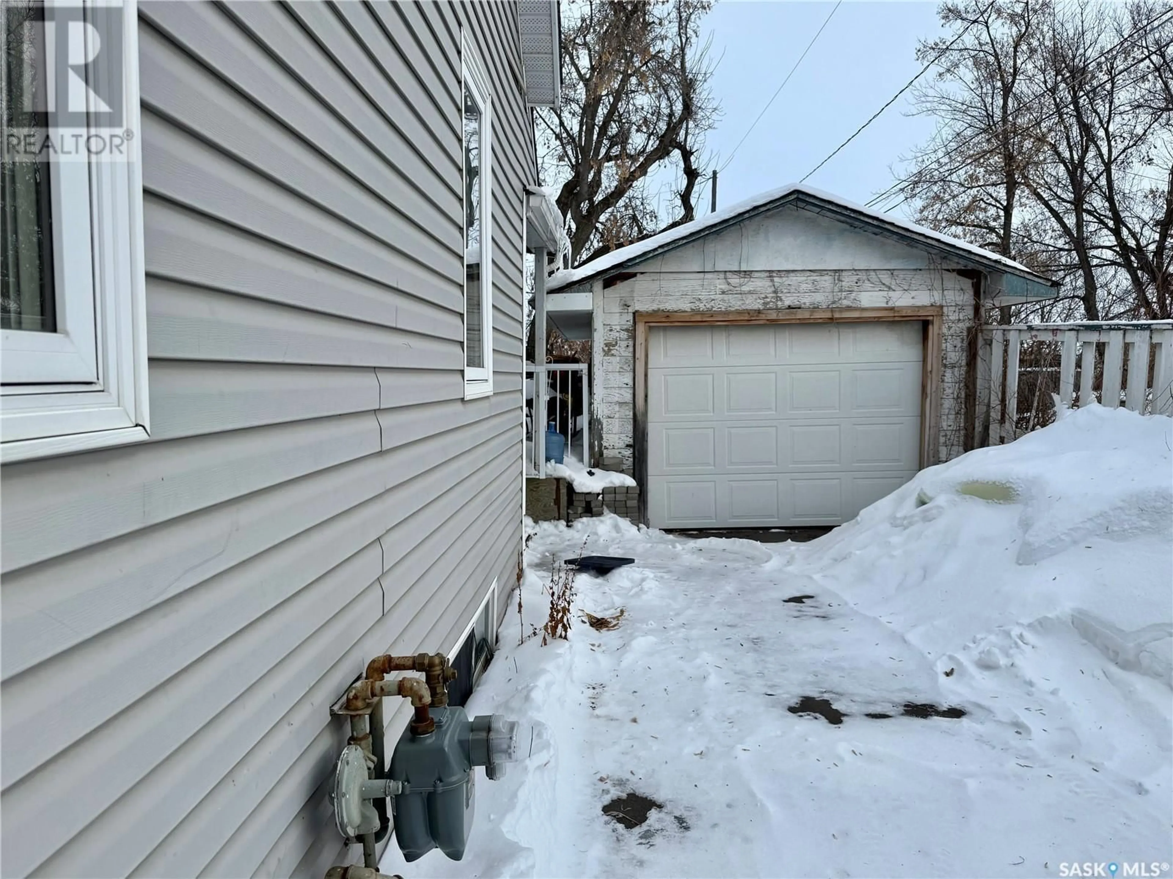 Shed for 355 Maple AVENUE N, Yorkton Saskatchewan S3N1X2