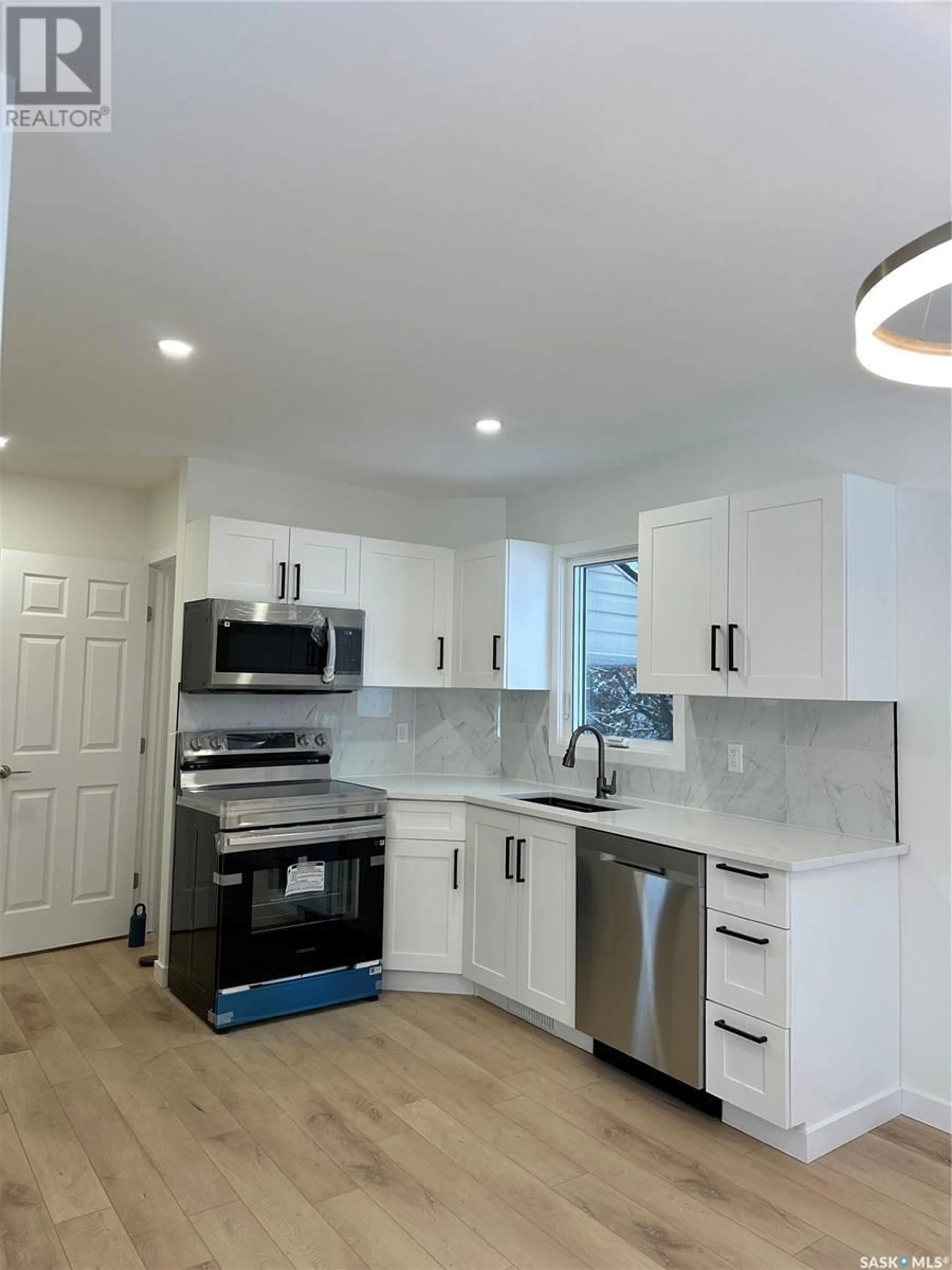 Open concept kitchen, unknown for 2012 Broadway STREET S, Saskatoon Saskatchewan S7J0Y1