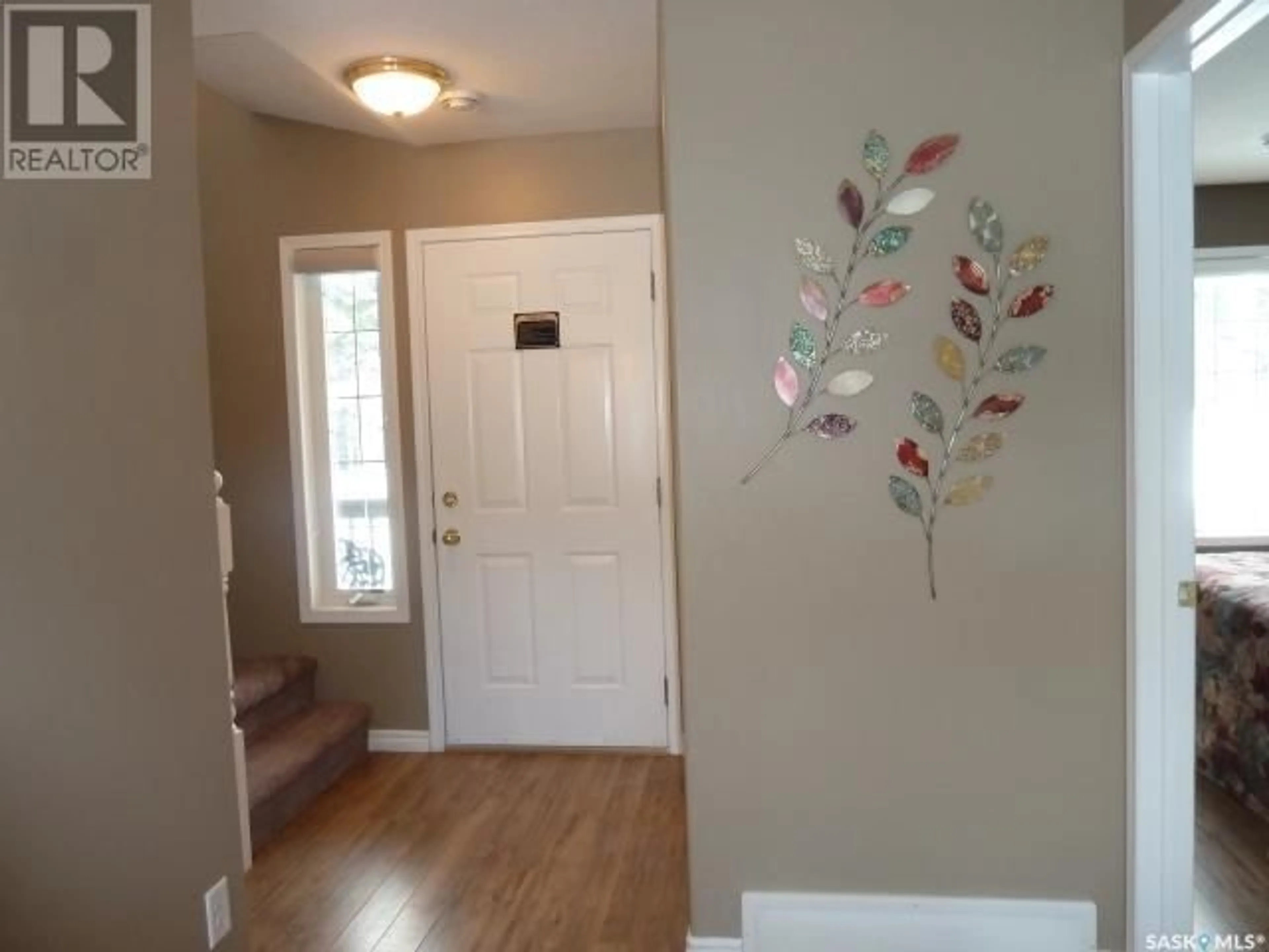 Indoor entryway for 10 Fairview WAY, Elk Ridge Saskatchewan S0J0N0