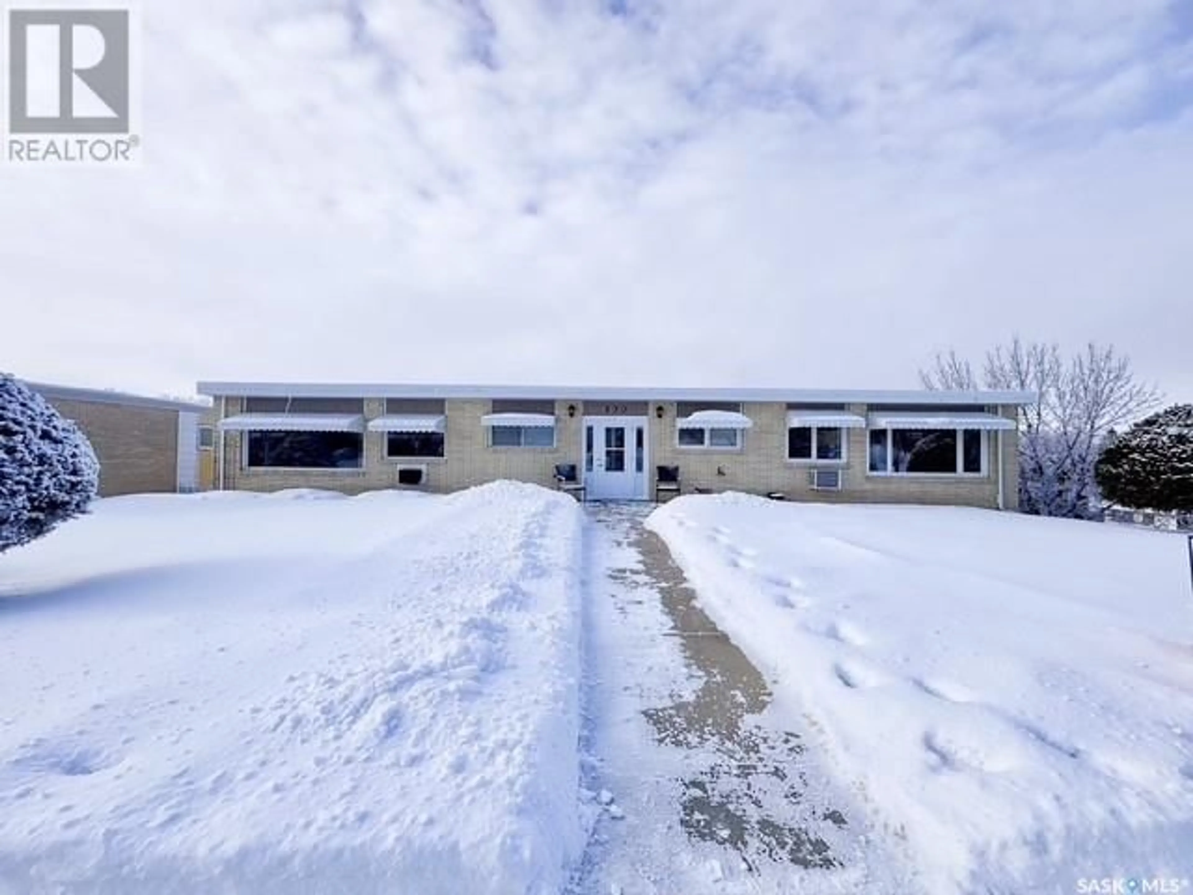 Indoor foyer for 7 330 13th AVENUE NE, Swift Current Saskatchewan S9H2W1