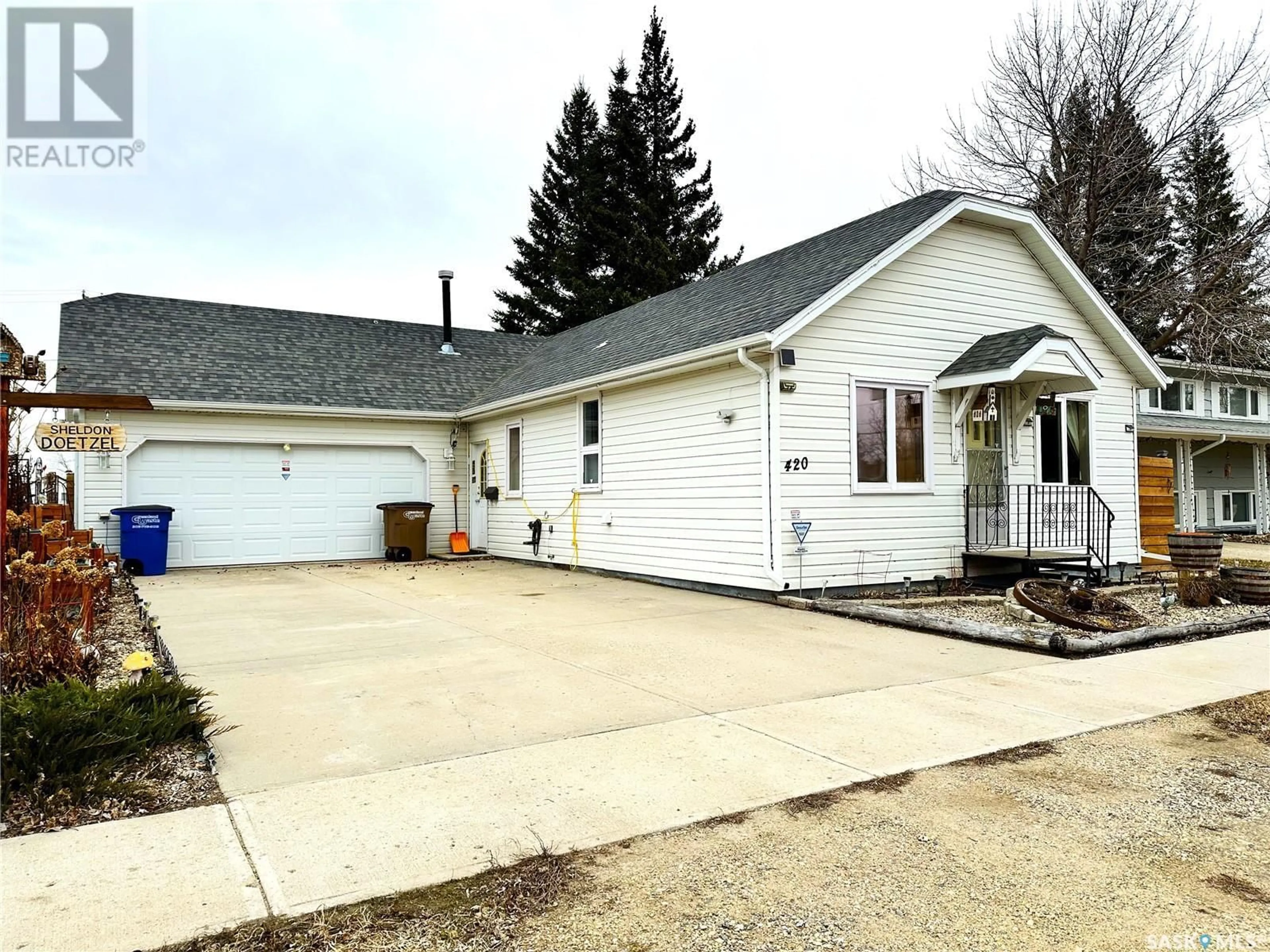 A pic from outside/outdoor area/front of a property/back of a property/a pic from drone, street for 420 3rd AVENUE, Cudworth Saskatchewan S0K1B0