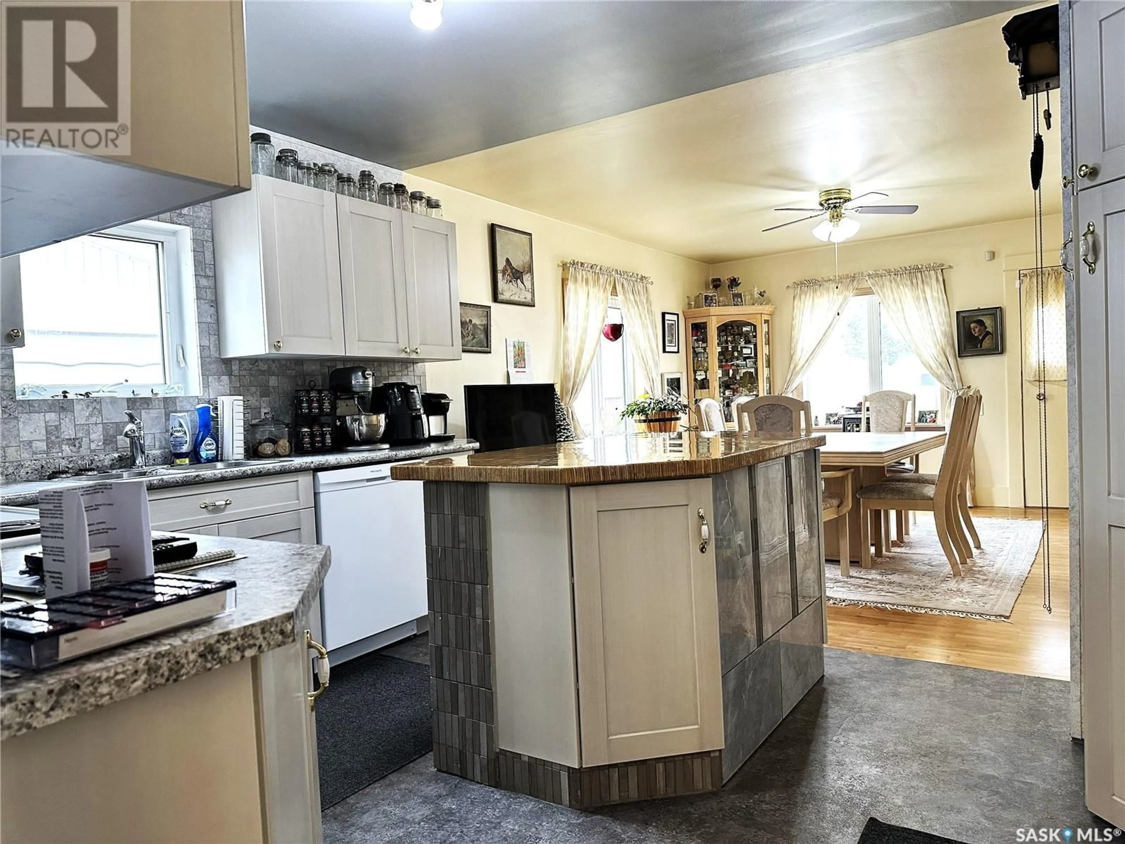 Open concept kitchen, unknown for 420 3rd AVENUE, Cudworth Saskatchewan S0K1B0