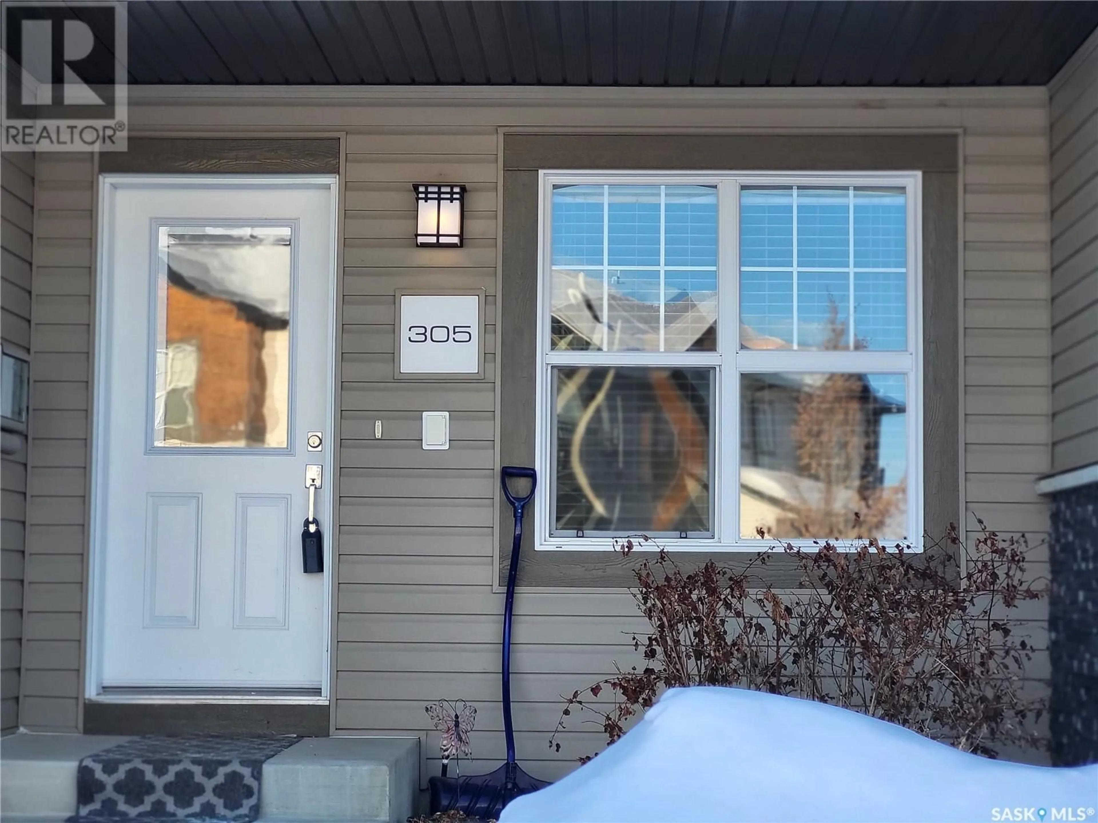 Indoor entryway for 305 2315 McClocklin ROAD, Saskatoon Saskatchewan S7R0K8