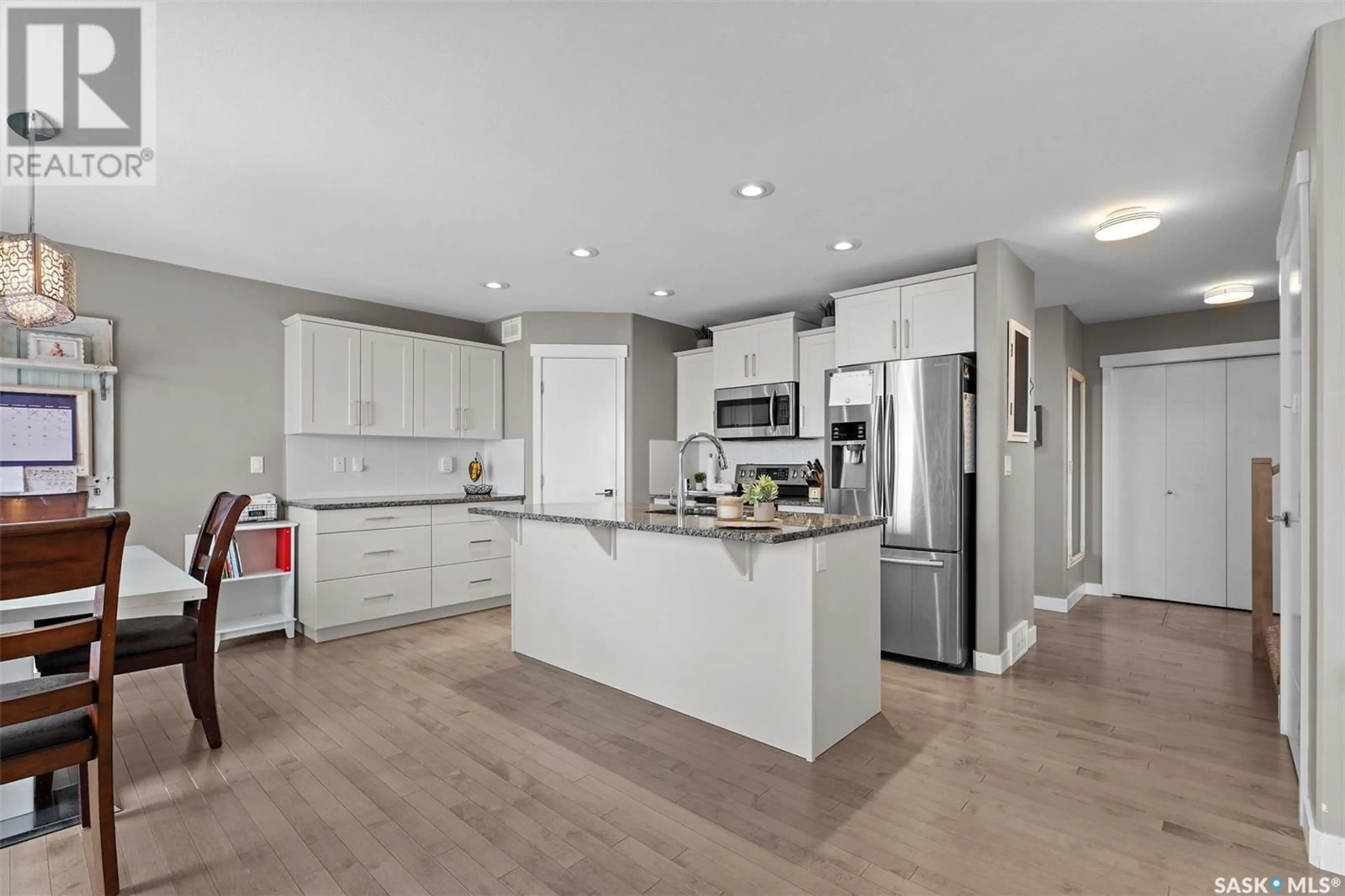 Open concept kitchen, unknown for 430 Marlatte CRESCENT, Saskatoon Saskatchewan S7W0S9