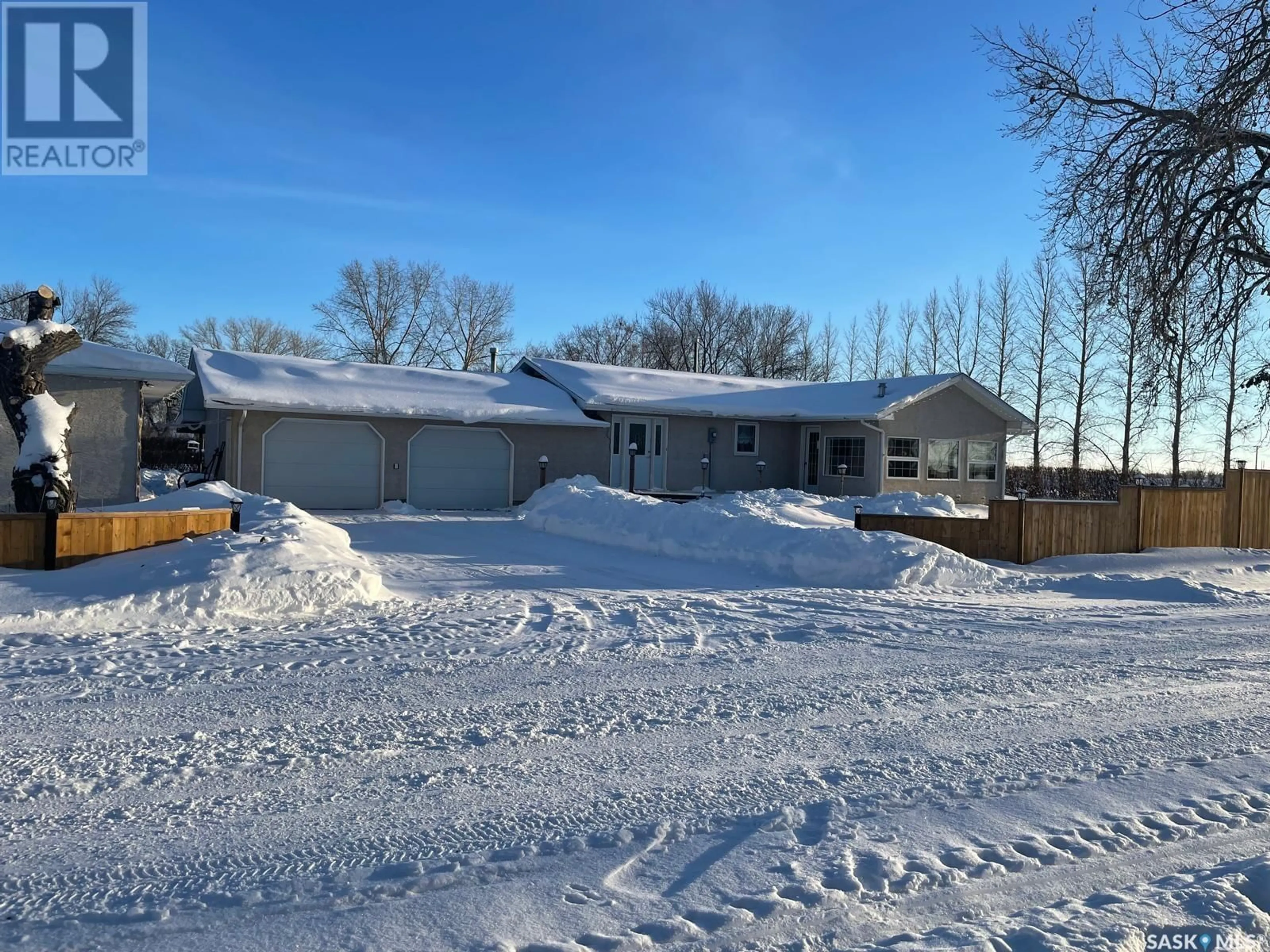 Home with vinyl exterior material, street for 101 METCALFE STREET, Tyvan Saskatchewan S0G4X0