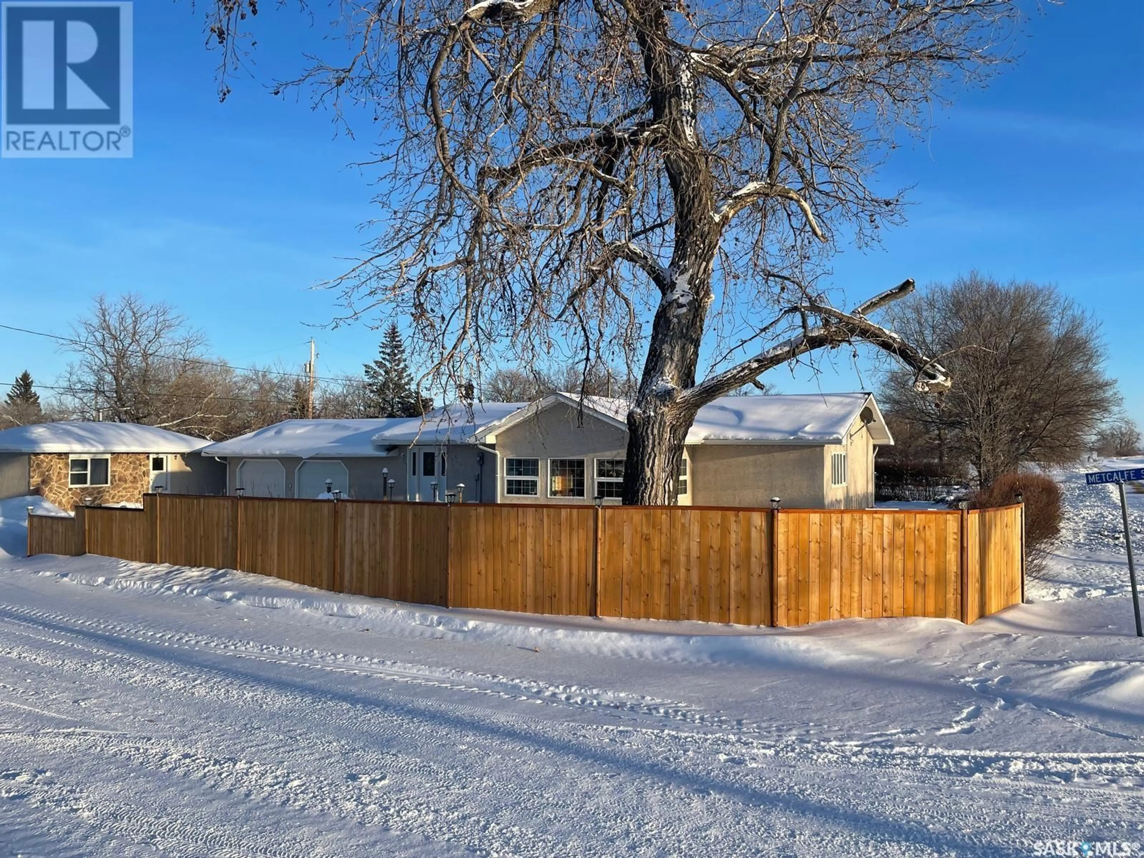 A pic from outside/outdoor area/front of a property/back of a property/a pic from drone, street for 101 Metcalfe STREET, Tyvan Saskatchewan S0G4X0