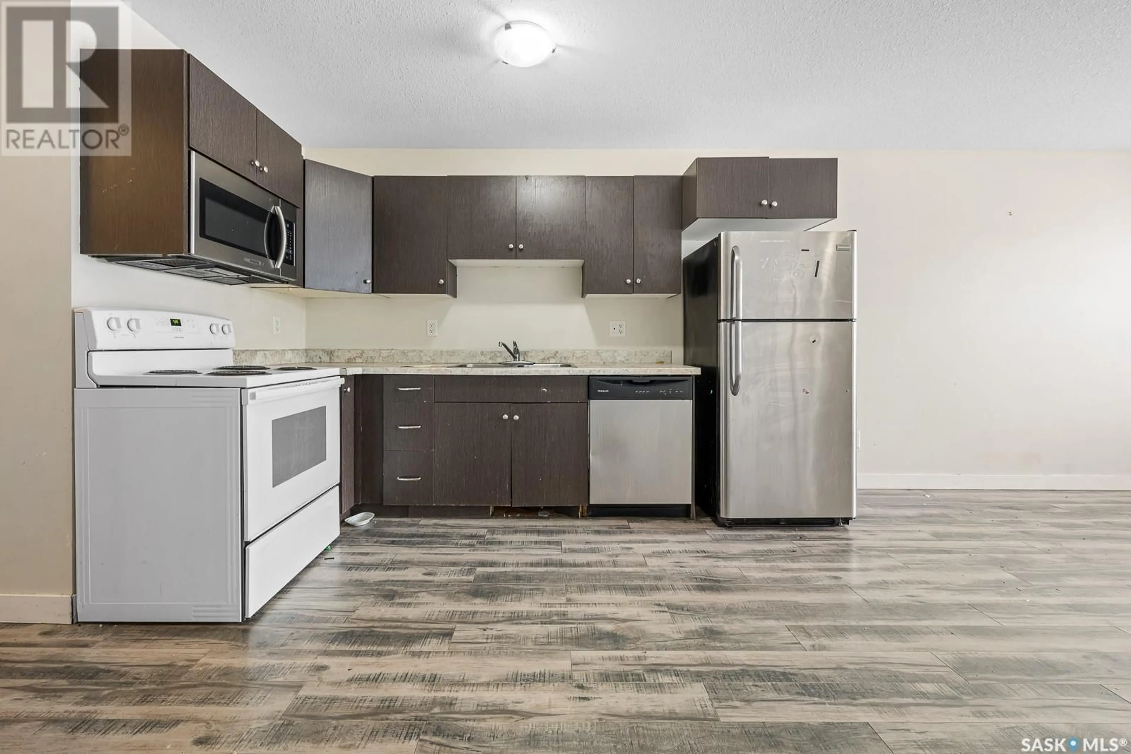 Standard kitchen, unknown for 1125 WASCANA STREET, Regina Saskatchewan S4T4H9