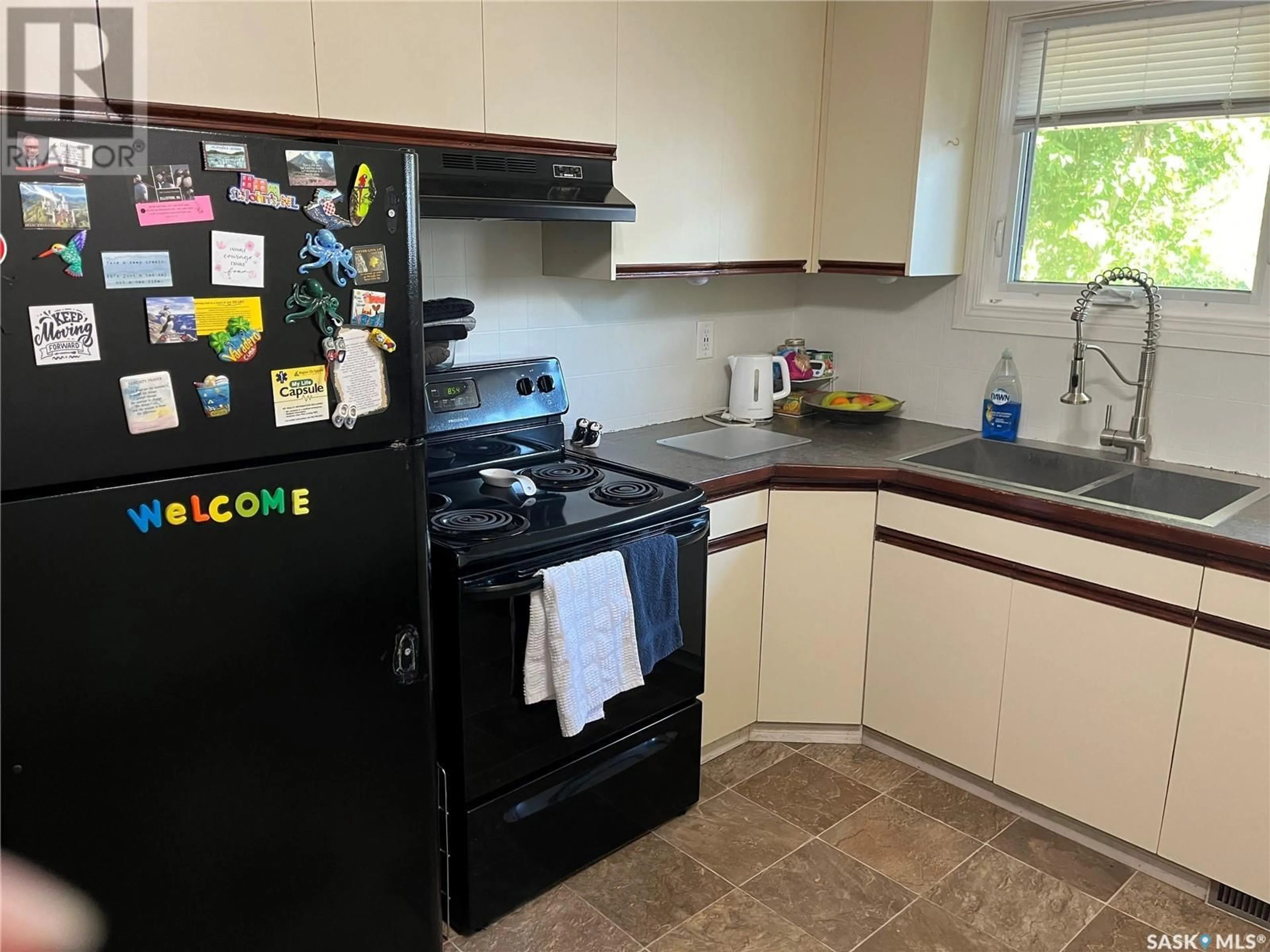 Standard kitchen, unknown for 7316 6TH AVENUE, Regina Saskatchewan S4T0P2