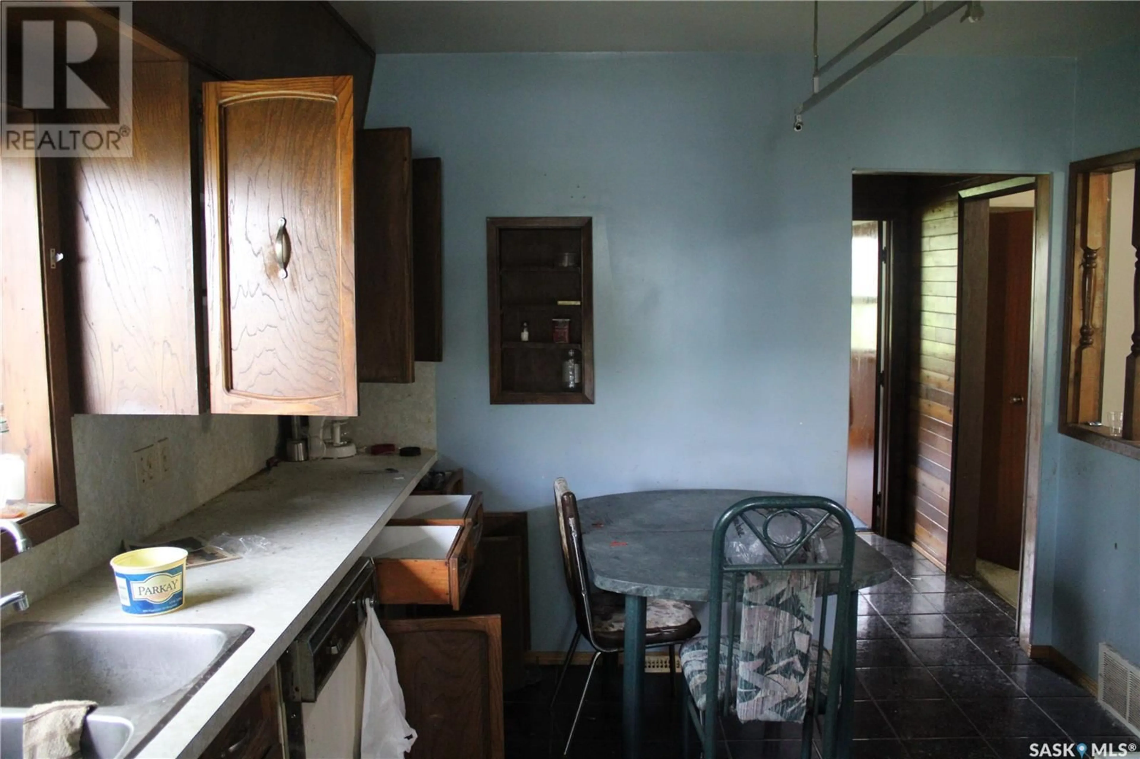 Standard kitchen, unknown for 1002 Main Street, Broadview Saskatchewan S0G0K0