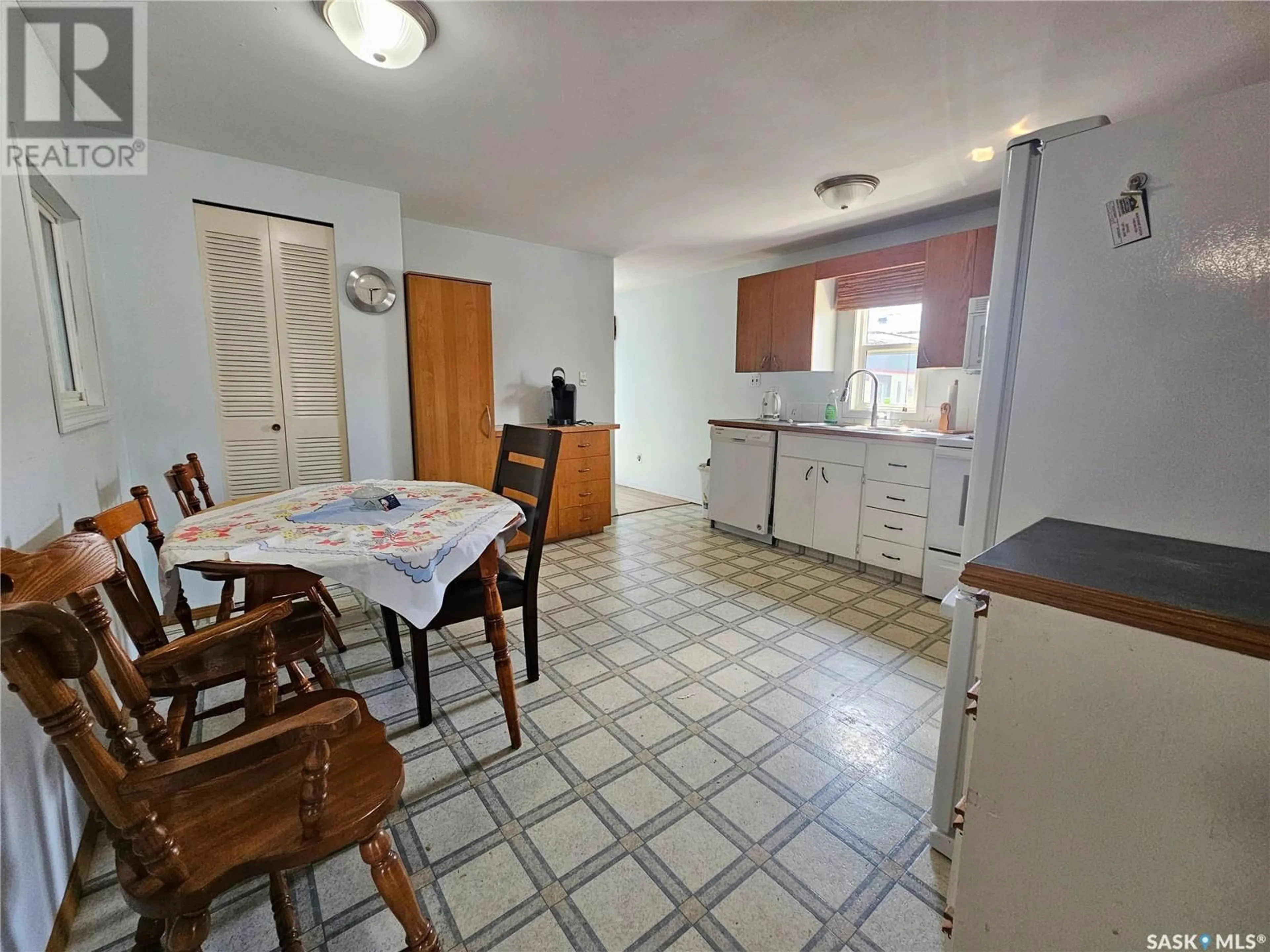 Standard kitchen, ceramic/tile floor for 209 17th STREET W, Battleford Saskatchewan S0M0E0